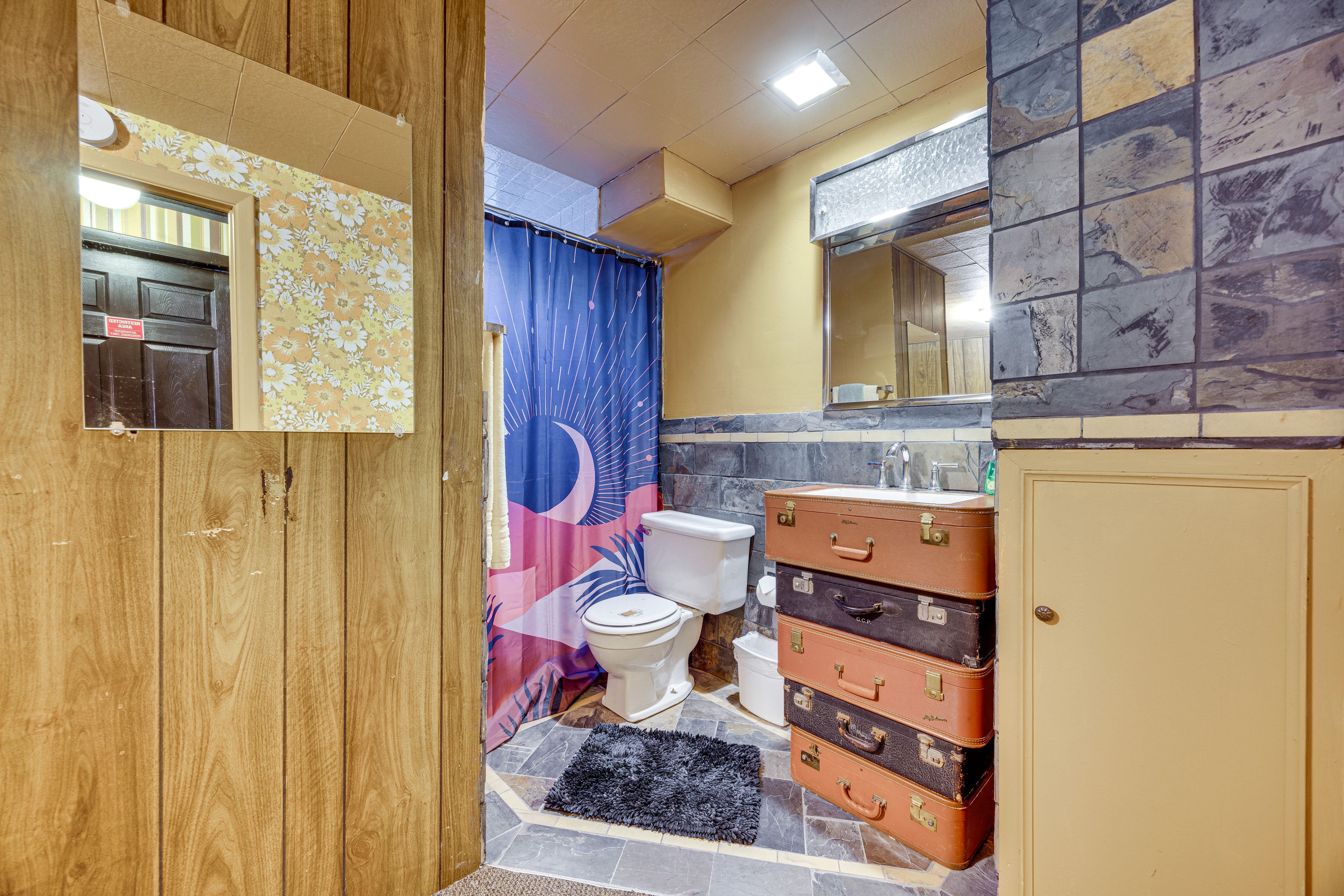 Full Bathroom | Basement Floor