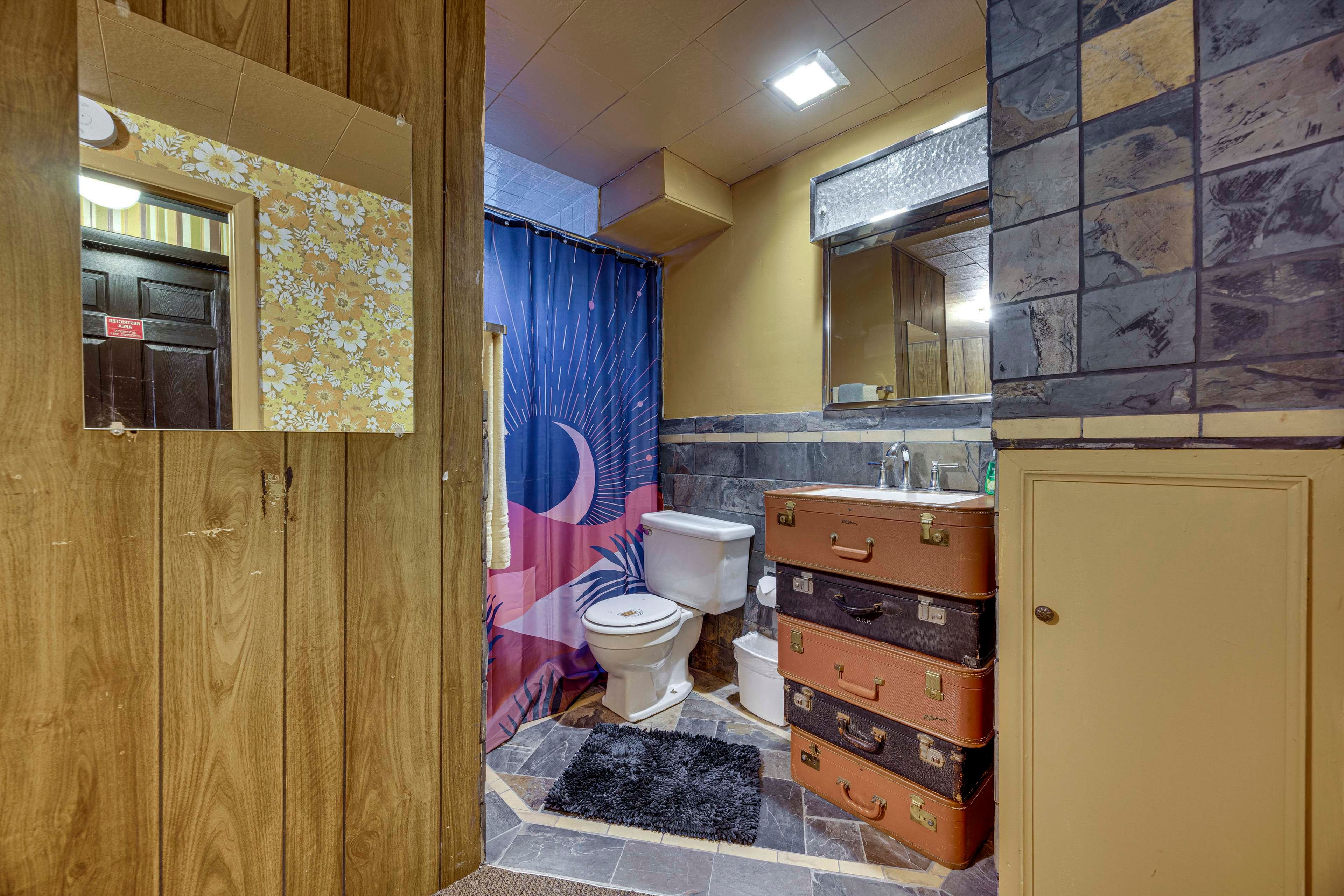 Full Bathroom | Basement Floor