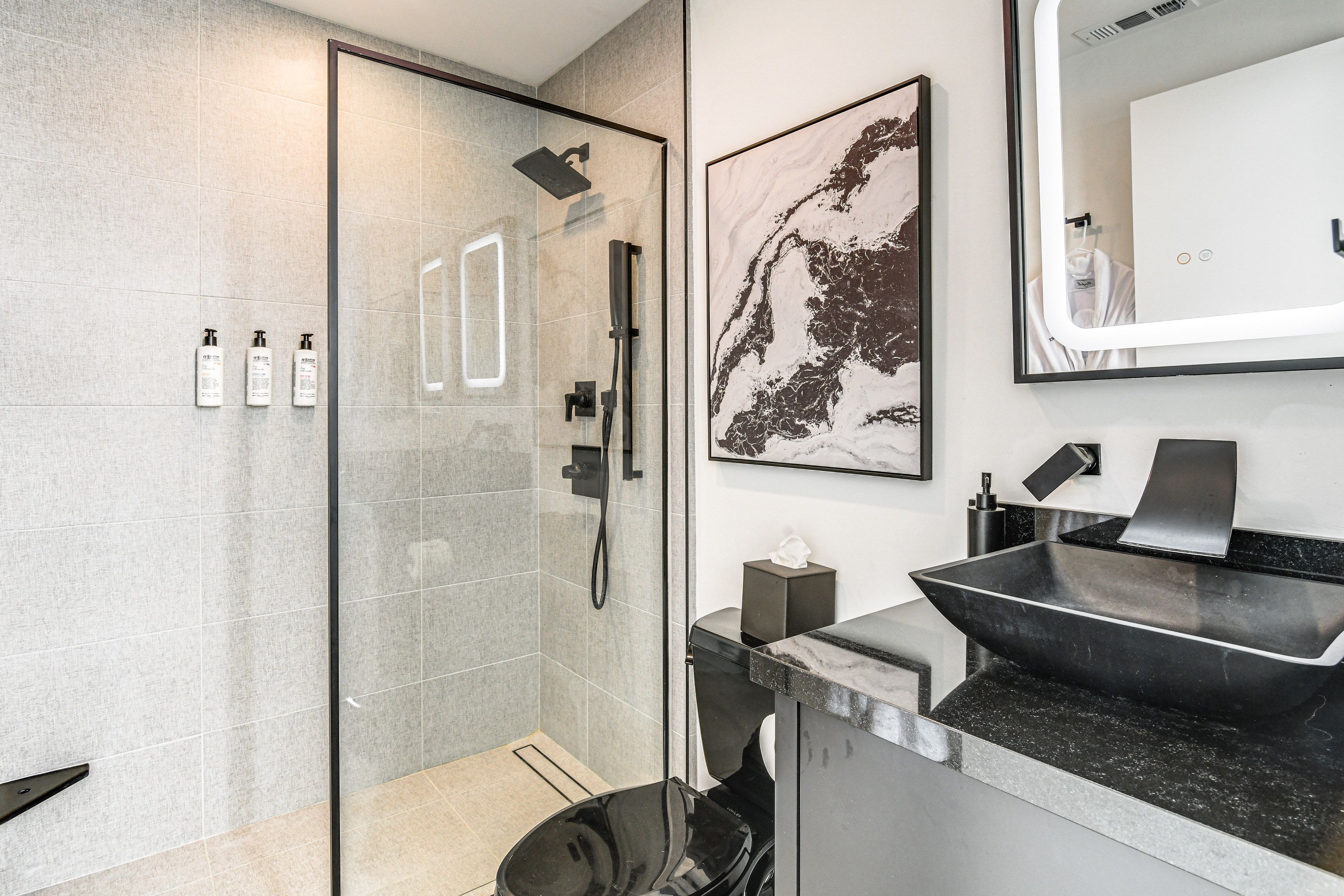 Full Bathroom | 2nd Floor