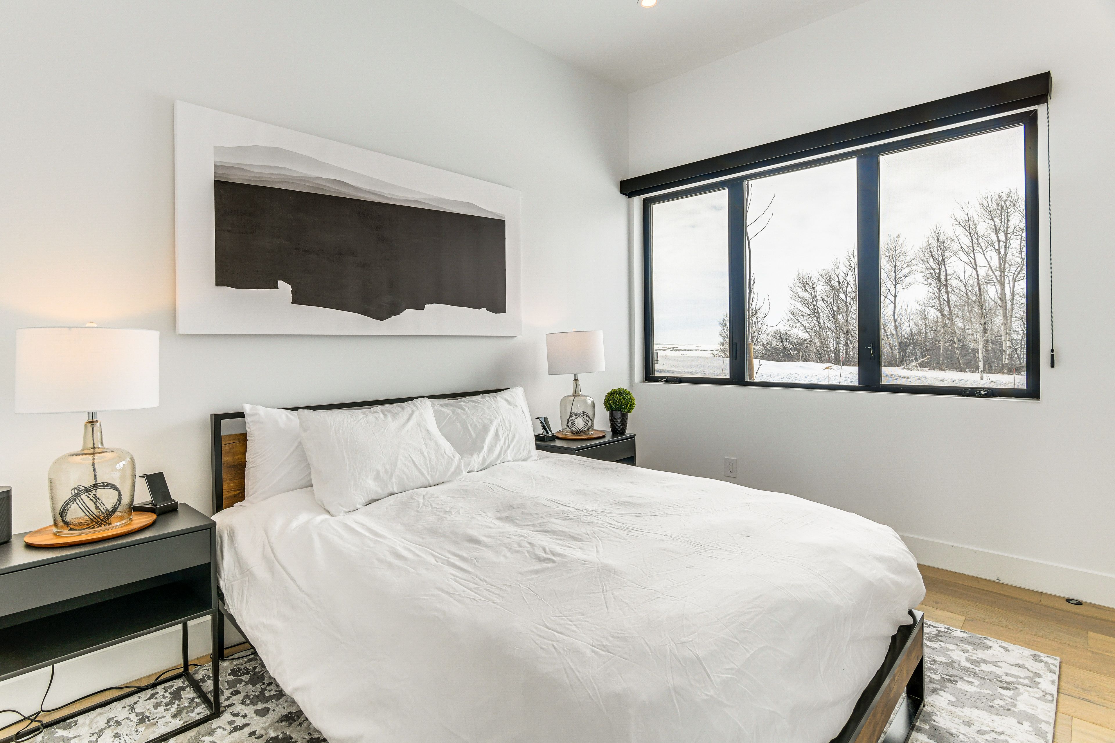 Bedroom 2 | 1st Floor | Queen Bed