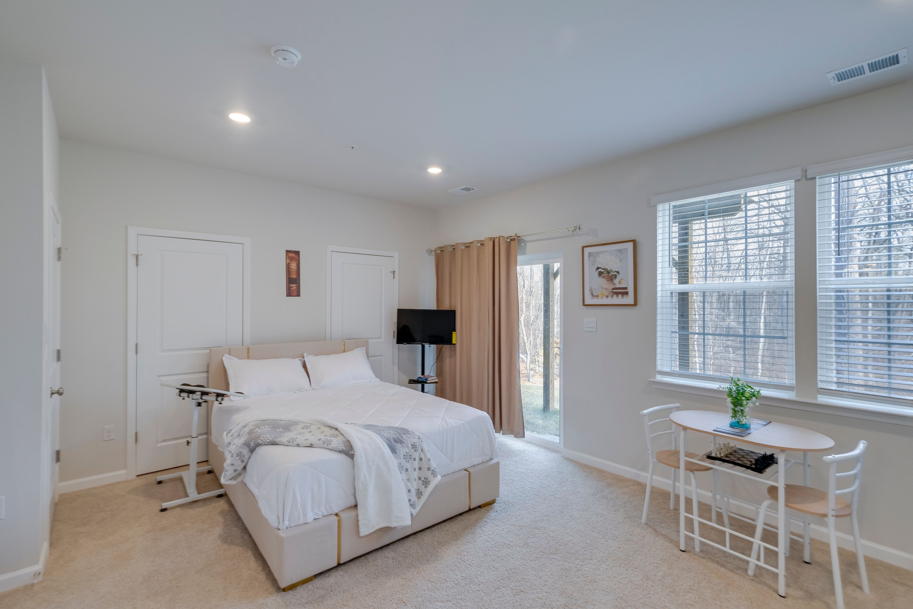 Glenn Dale Vacation Rental | Studio | 1BA | 1 Step Required | 500 Sq Ft