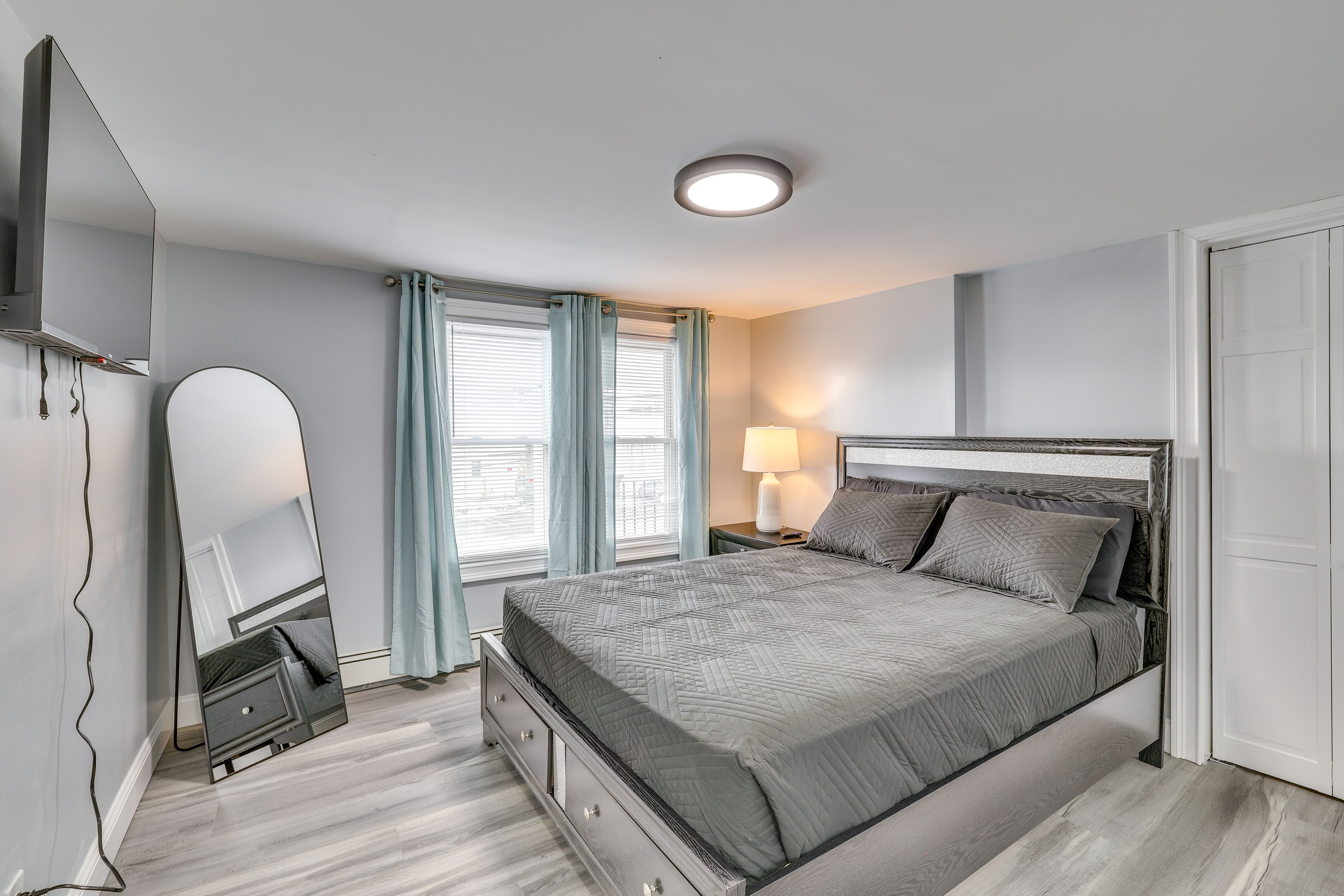 Bedroom 2 | Queen Bed