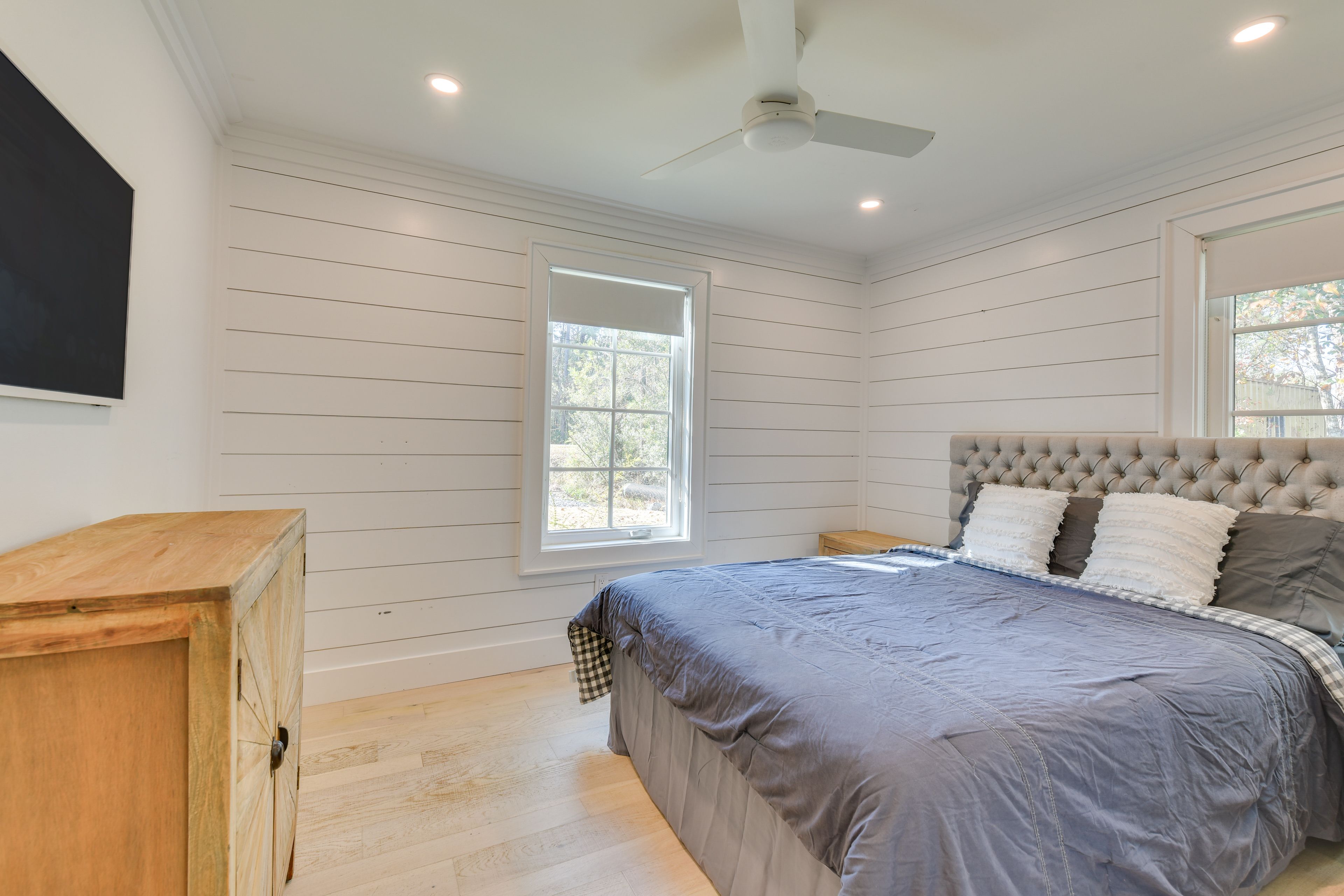 Bedroom 2 | Queen Bed