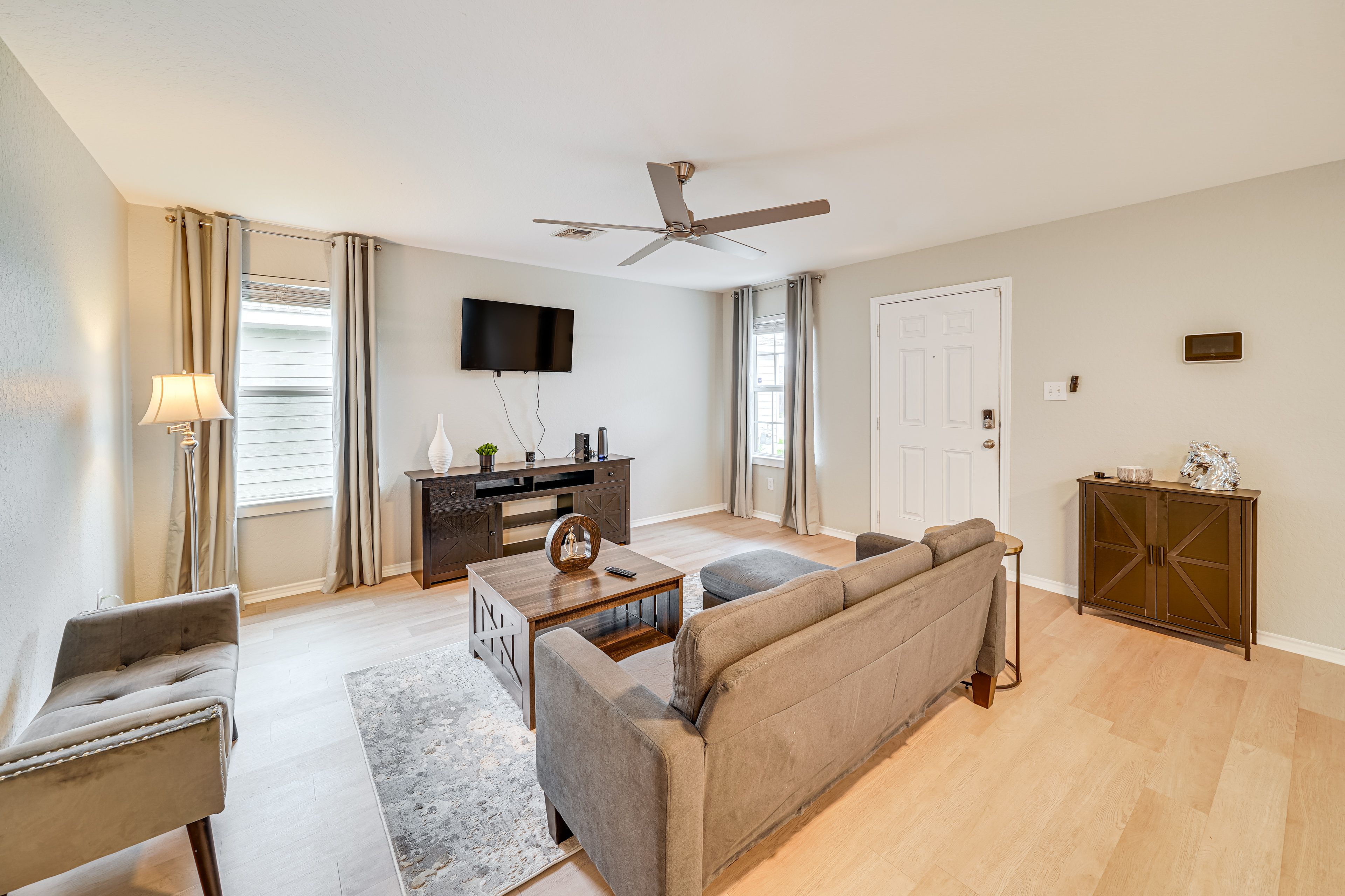 San Antonio Vacation Rental | 3BR | 2BA | 1,450 Sq Ft | Small Step to Access