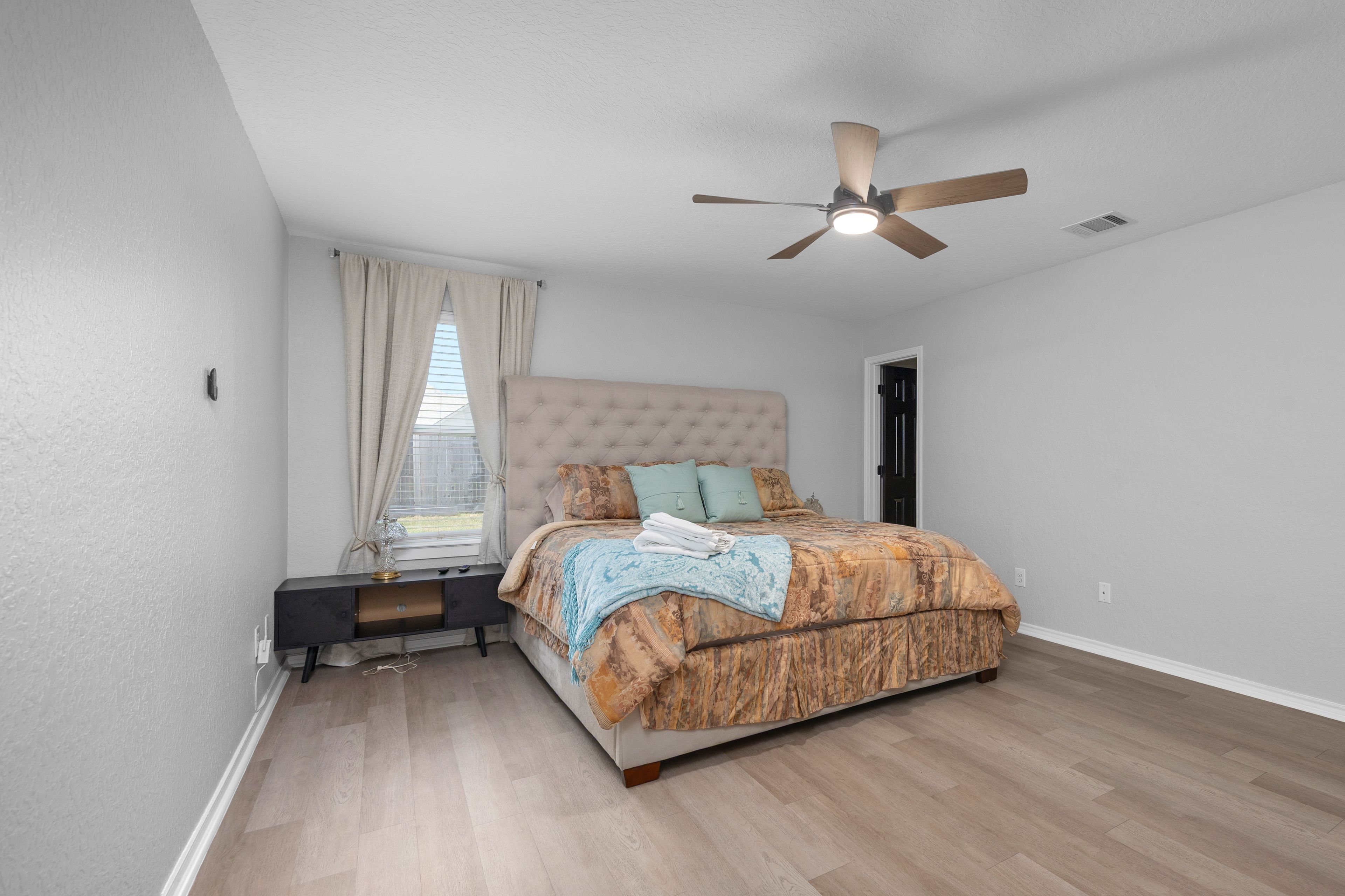 Bedroom 1 | King Bed | Linens Provided