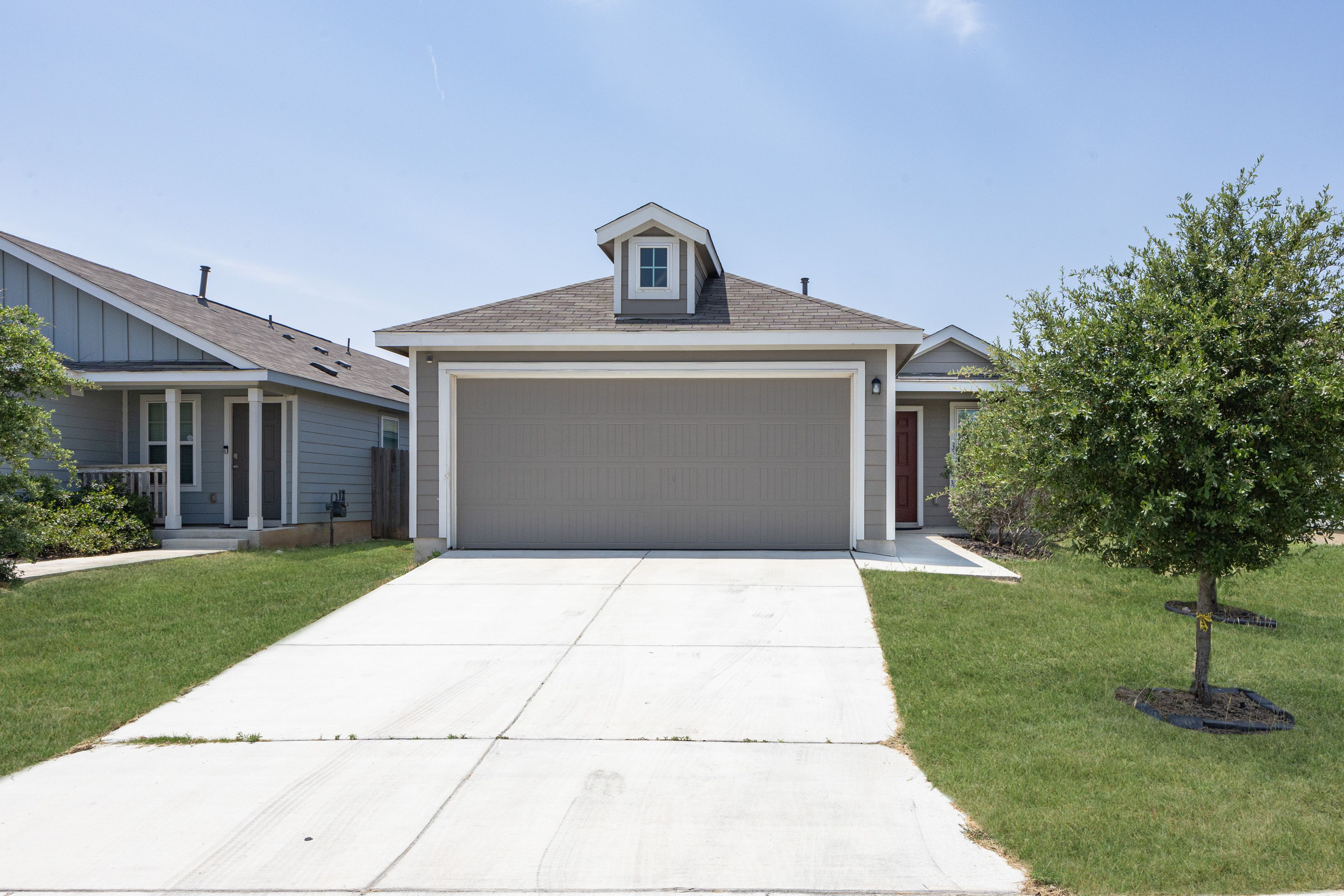 Parking | Garage (2 Vehicles) | Driveway (2 Vehicles)