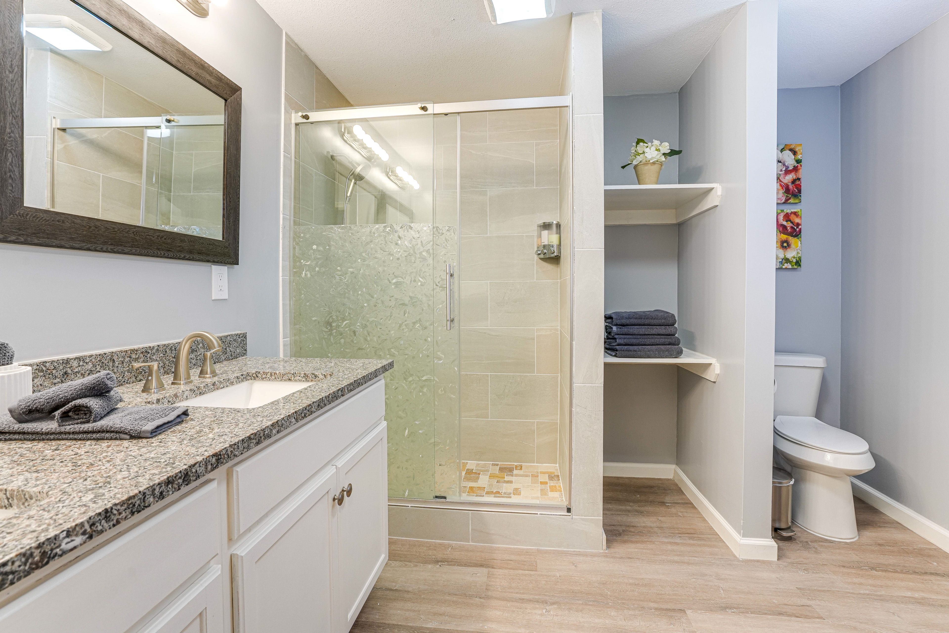 En-Suite Bathroom | Towels Provided
