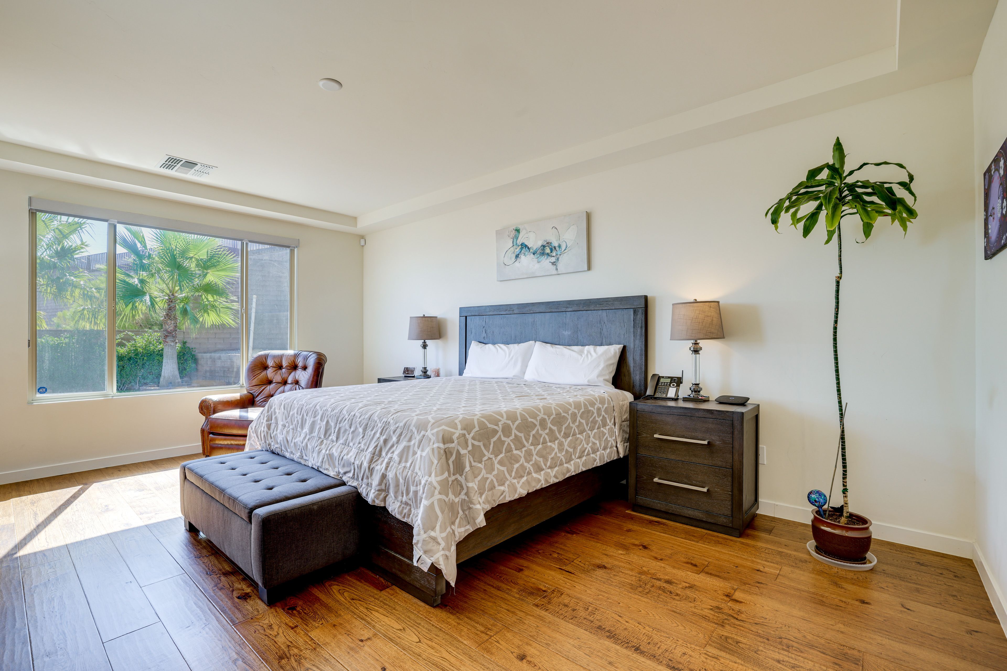 Bedroom Suite 1 | King Bed | Smart TV