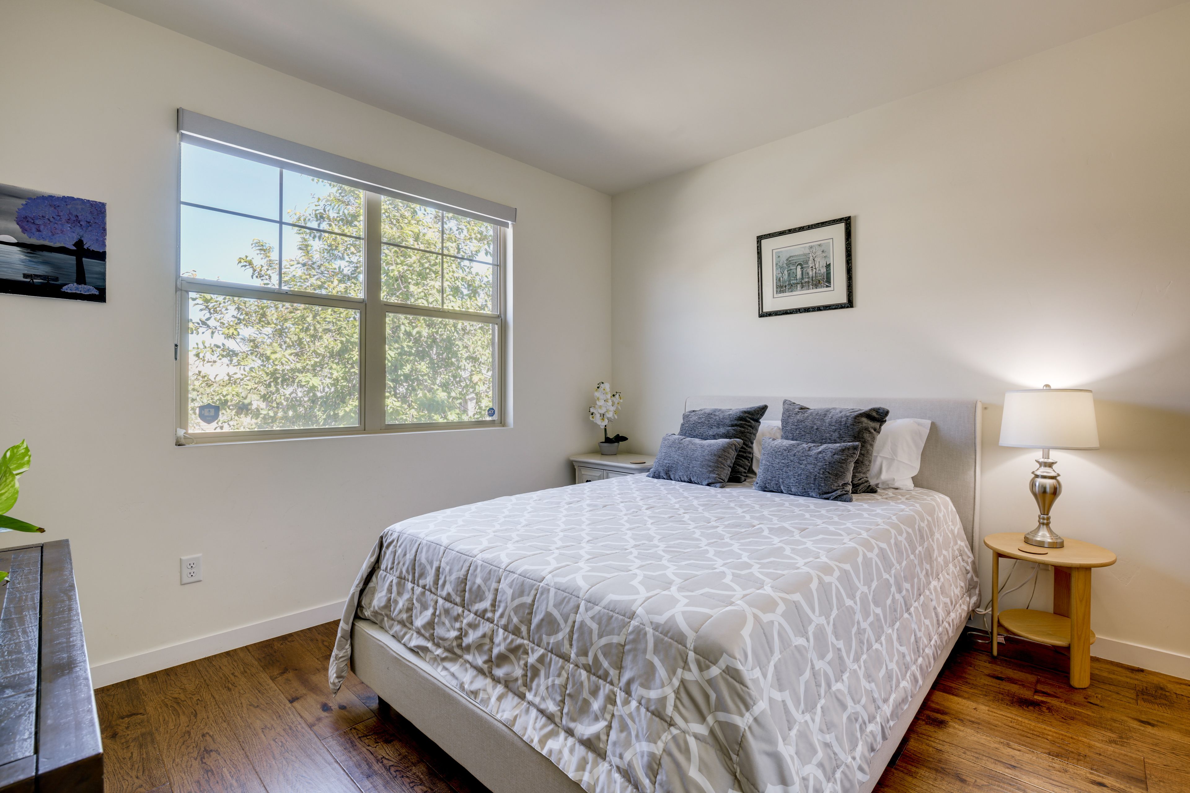 Bedroom 2 | Queen Bed | Smart TV