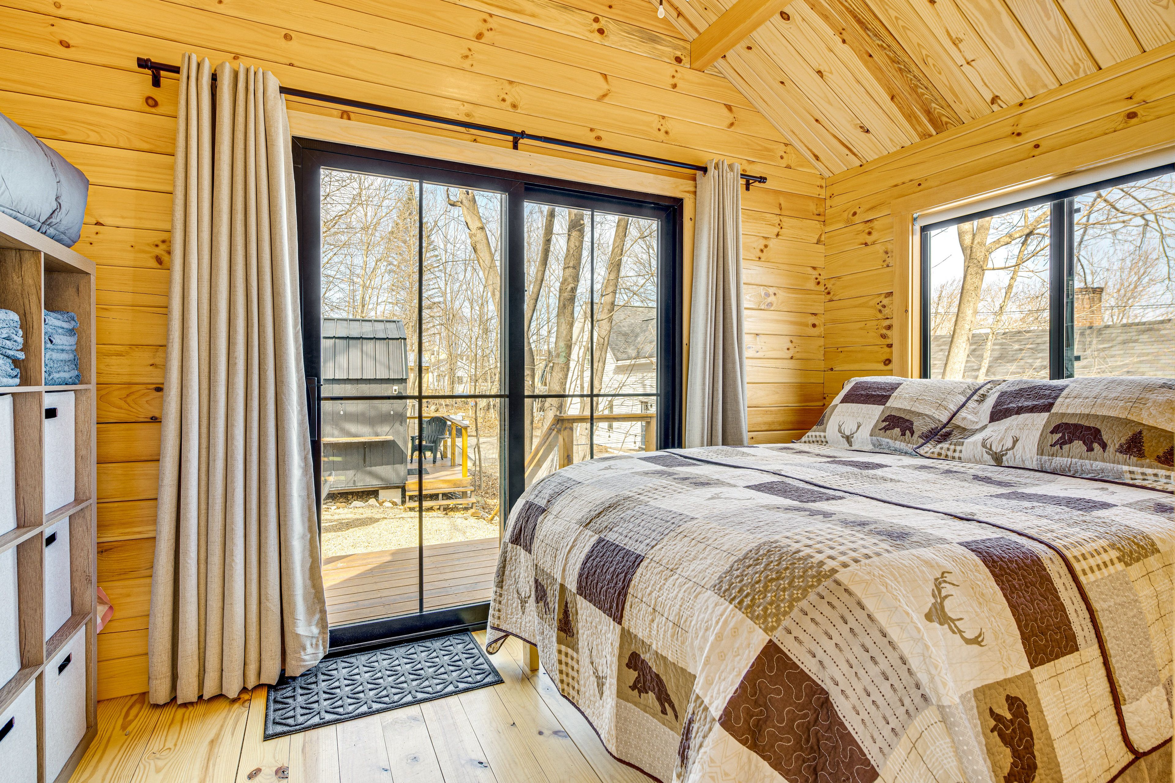 Bedroom 1 | Deck Access