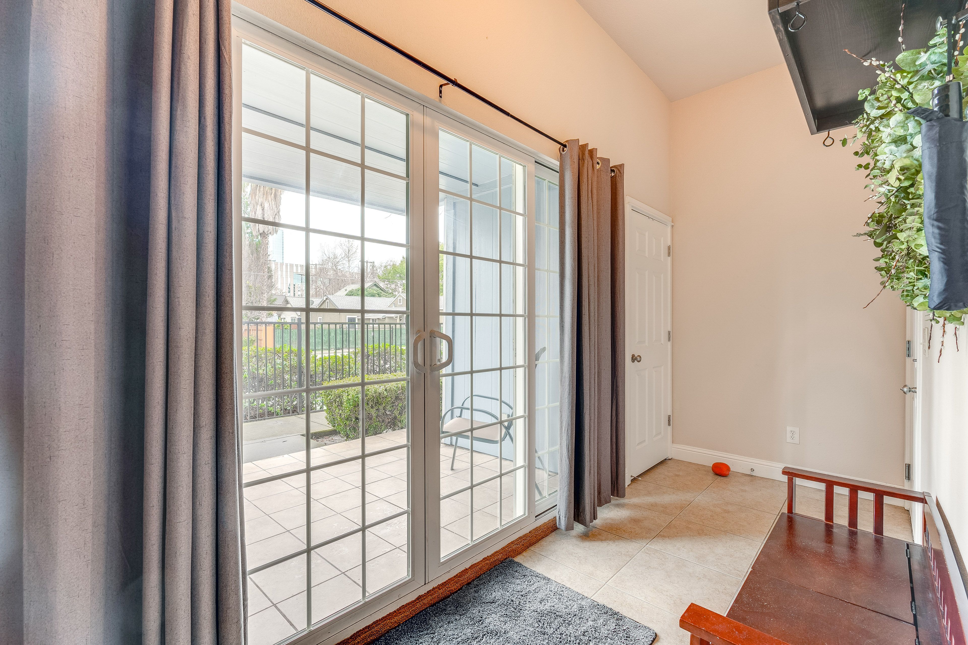 Foyer | Entry Level