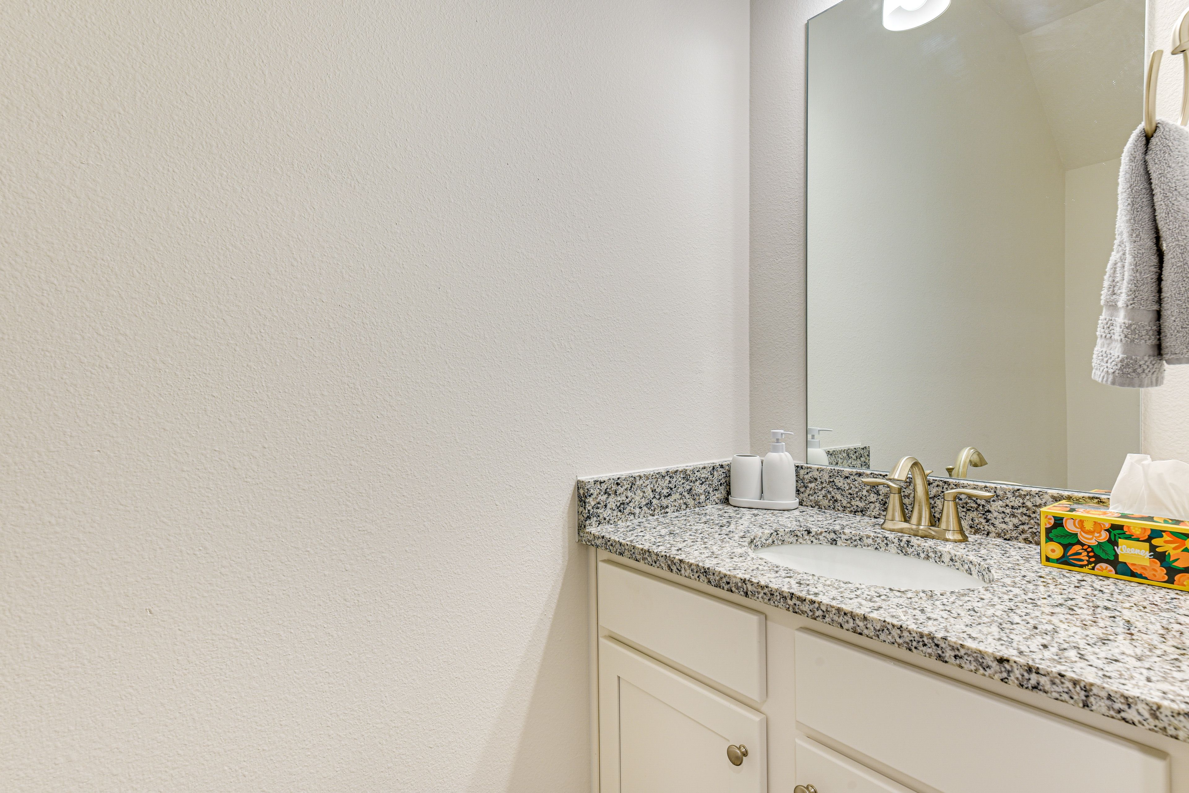 Half Bathroom | 1st Floor