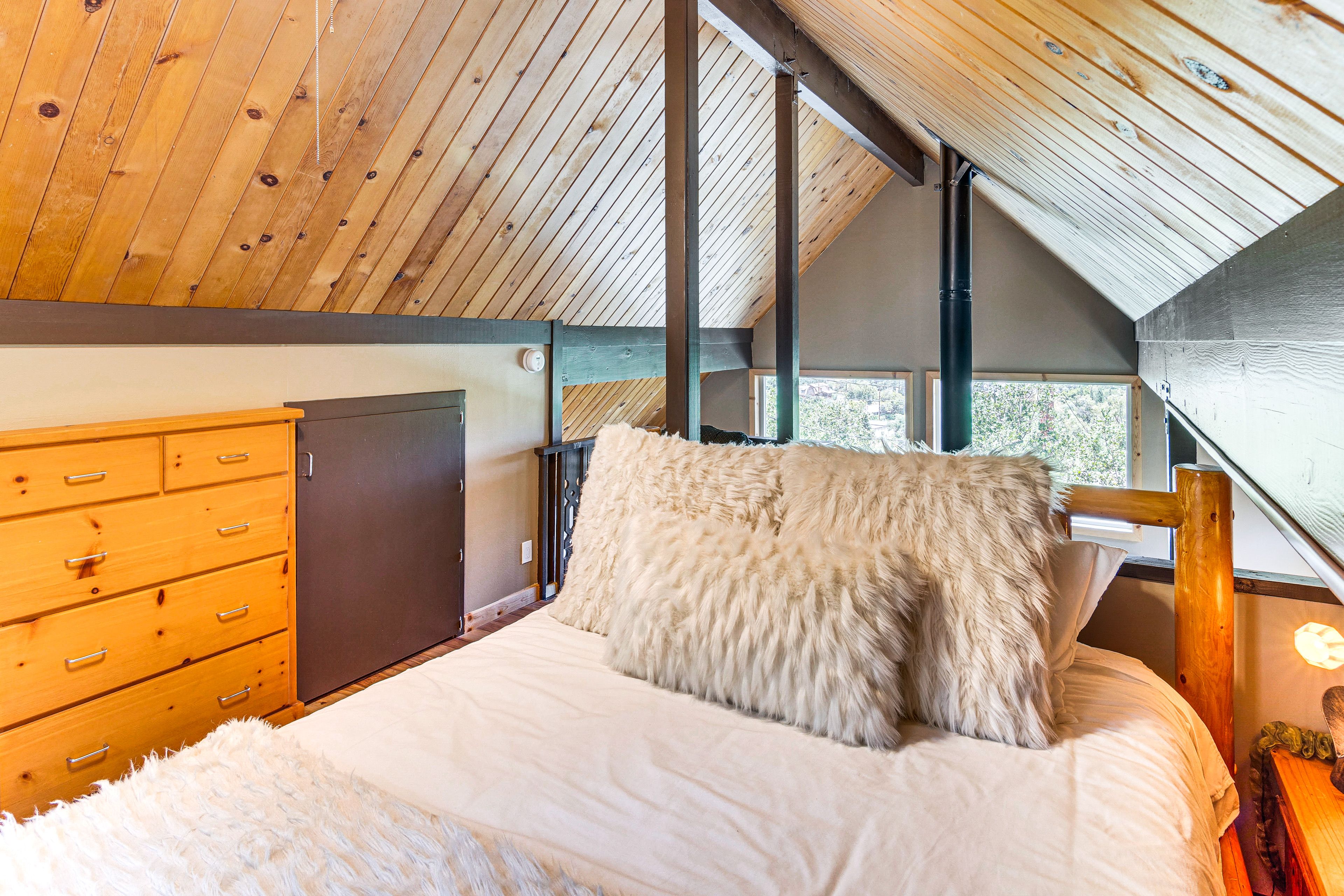 Bedroom 2 (Loft) | Queen Bed | 2nd Floor