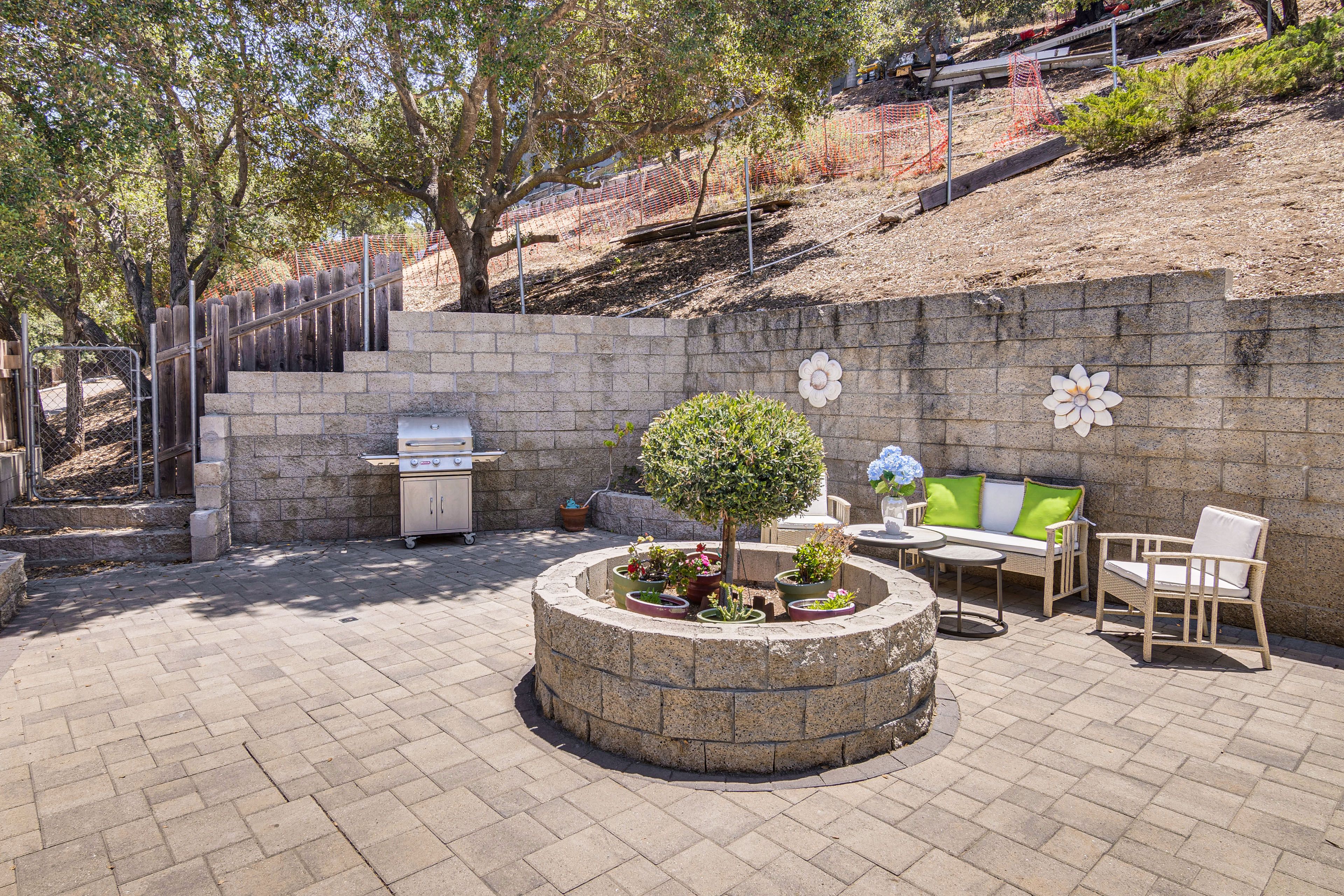 Private Patio | Gas Grill | Outdoor Seating