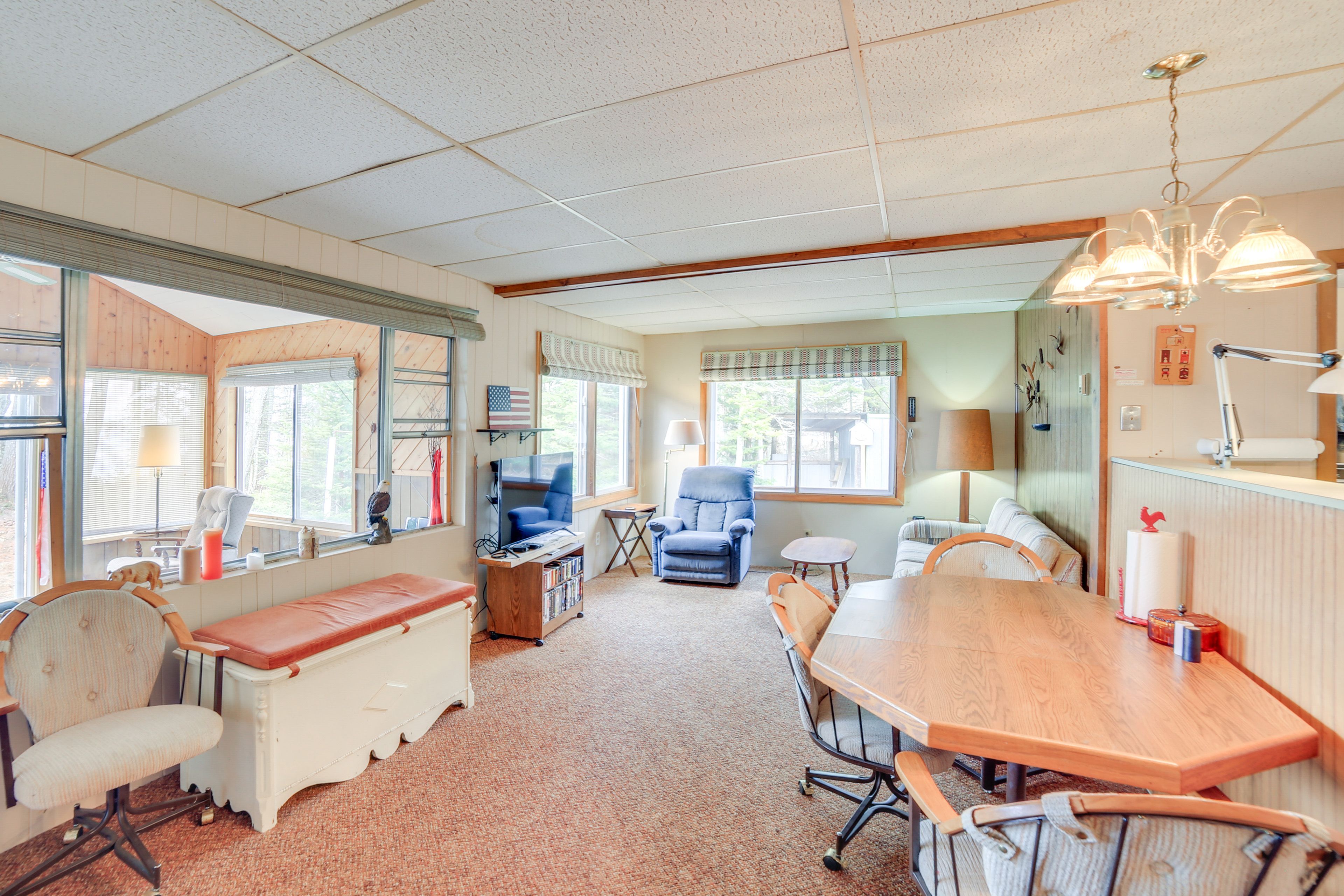 Living Room | Single-Story Cottage | Full Sleeper Sofa | Apple TV