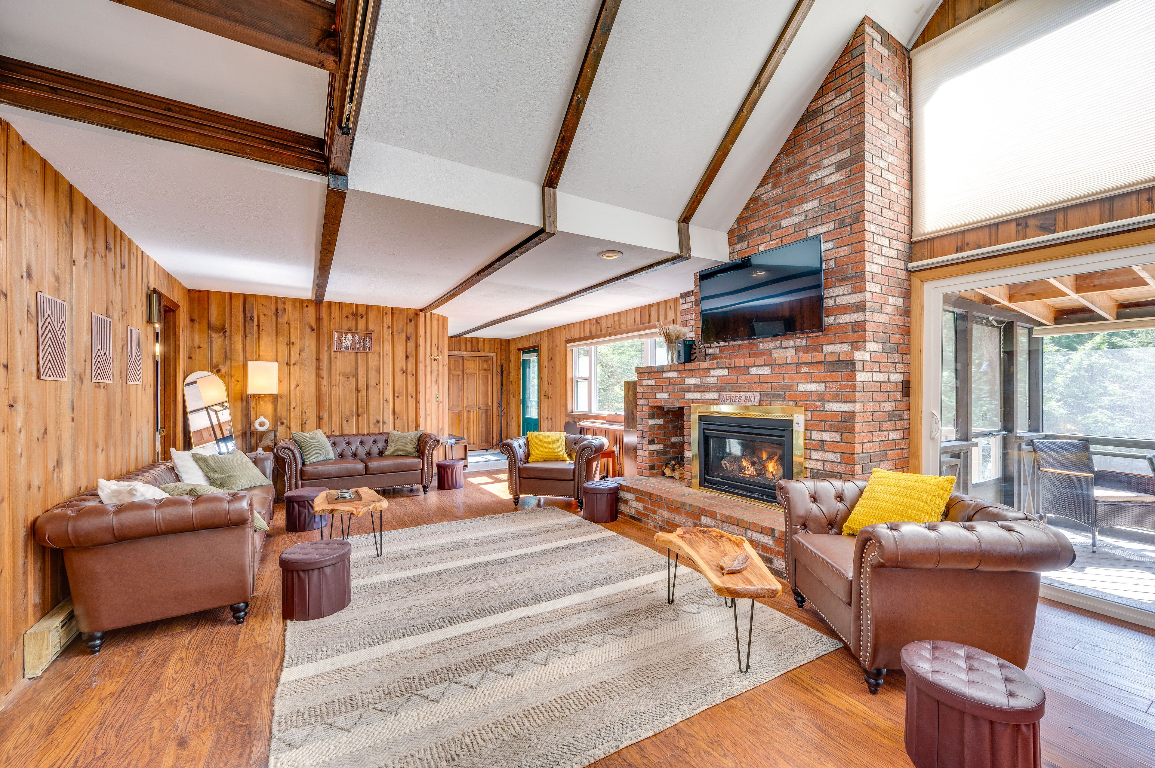 Haverhill Vacation Rental | 3BR | 2BA | 3,504 Sq Ft | Stairs Required