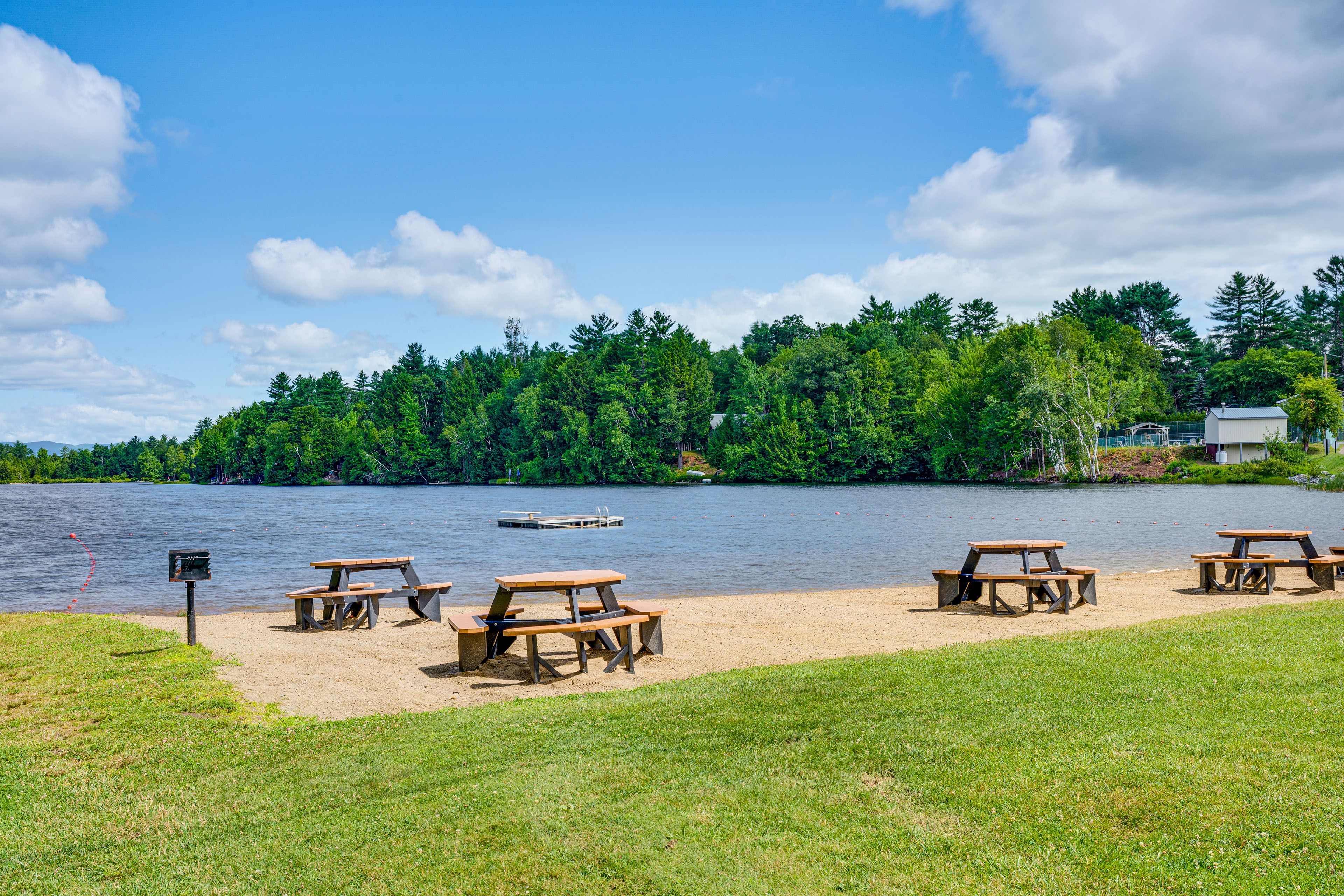 Community Amenties | Lake & Beach