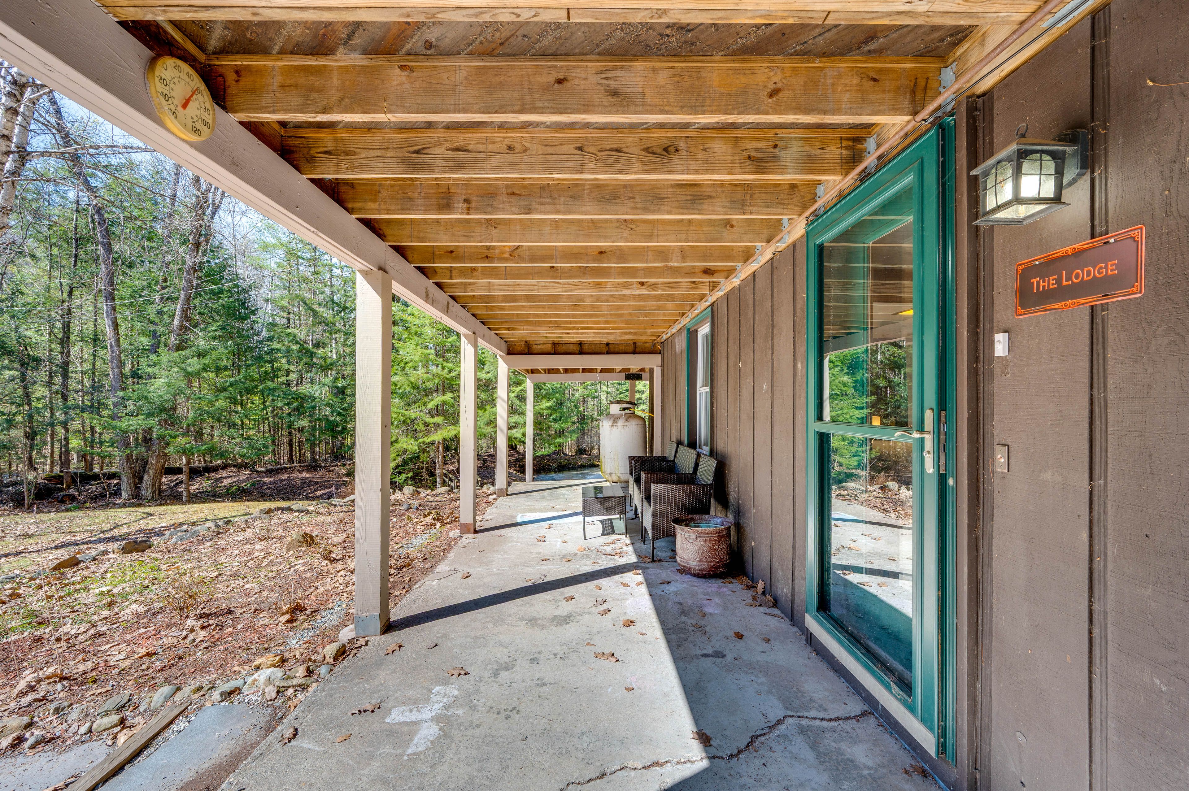 Covered Porch | Outdoor Seating
