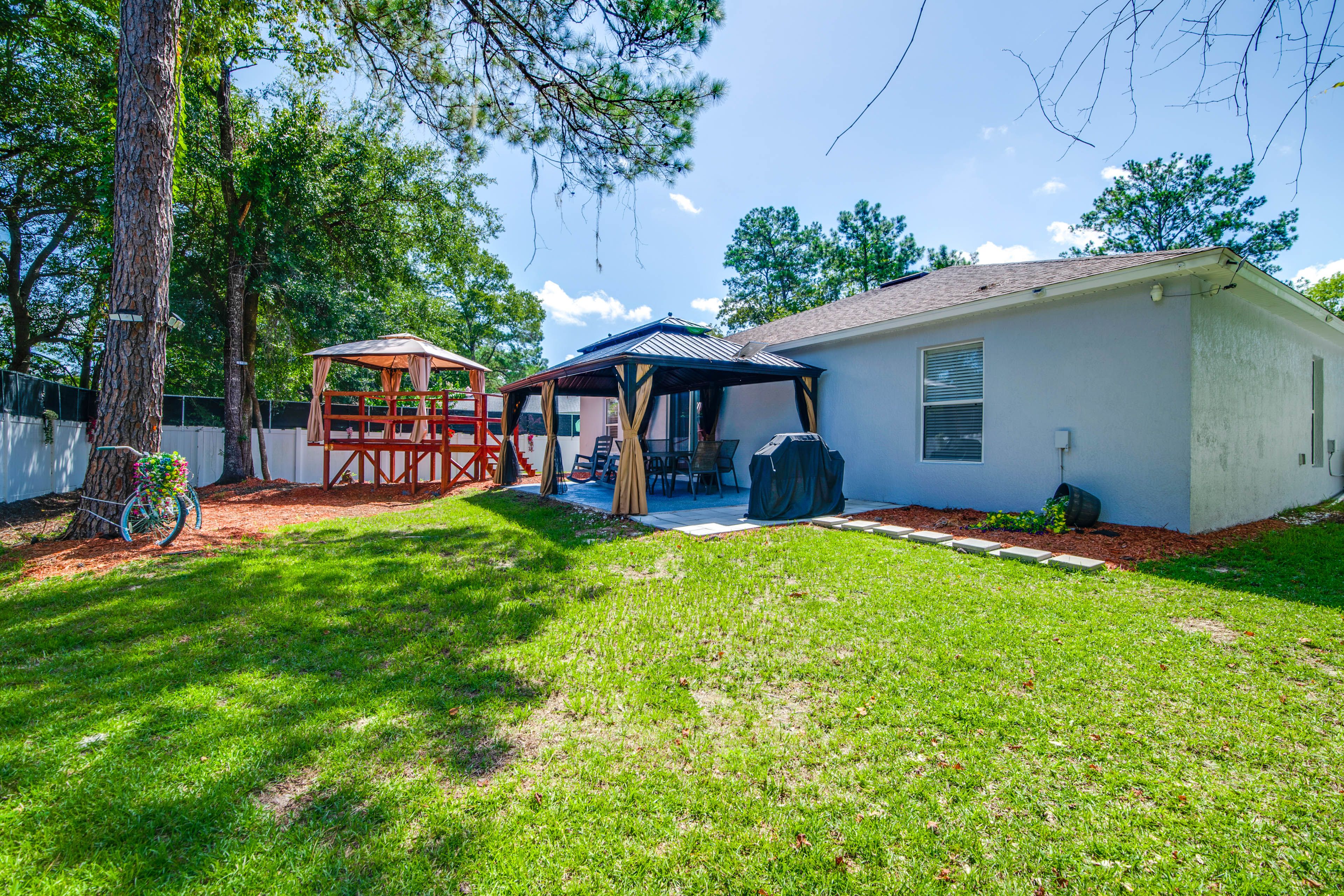 Fenced Backyard | Deck w/ Gazebo | 8 Mi to Historic Downtown Ocala
