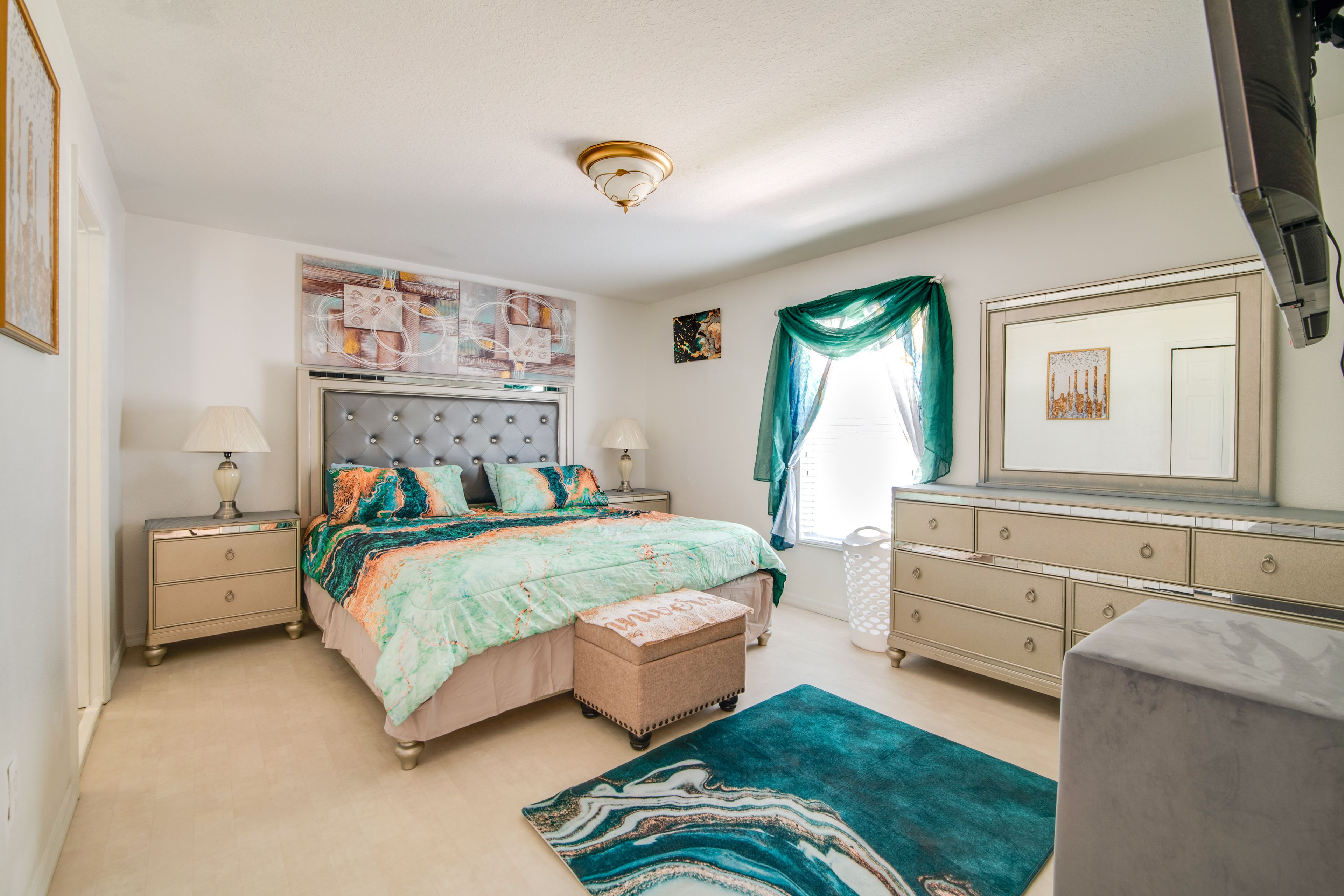 Bedroom 1 | King Bed | Smart TV | Linens Provided