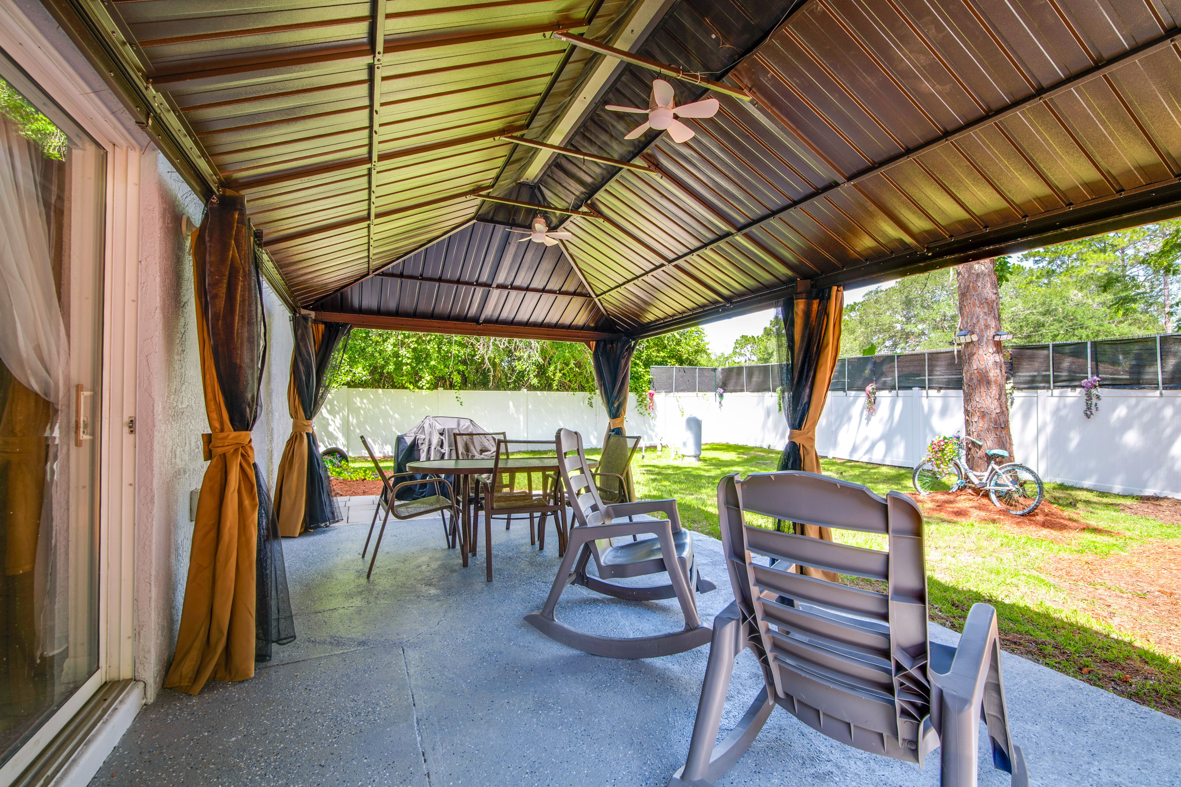 Ocala Vacation Rental | 3BR | 2BA | 1,655 Sq Ft | 1 Step Required