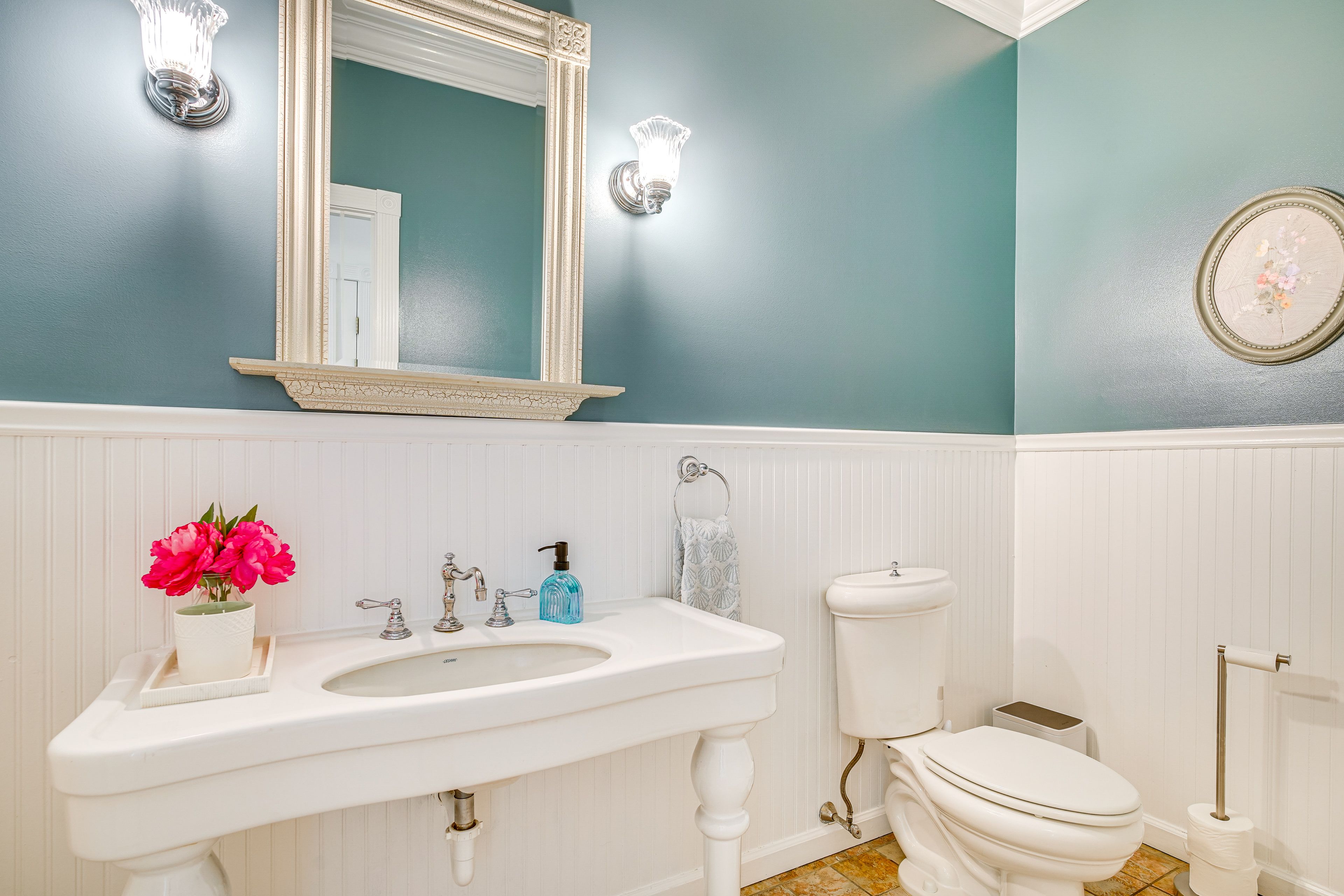 Half Bathroom | 1st Floor