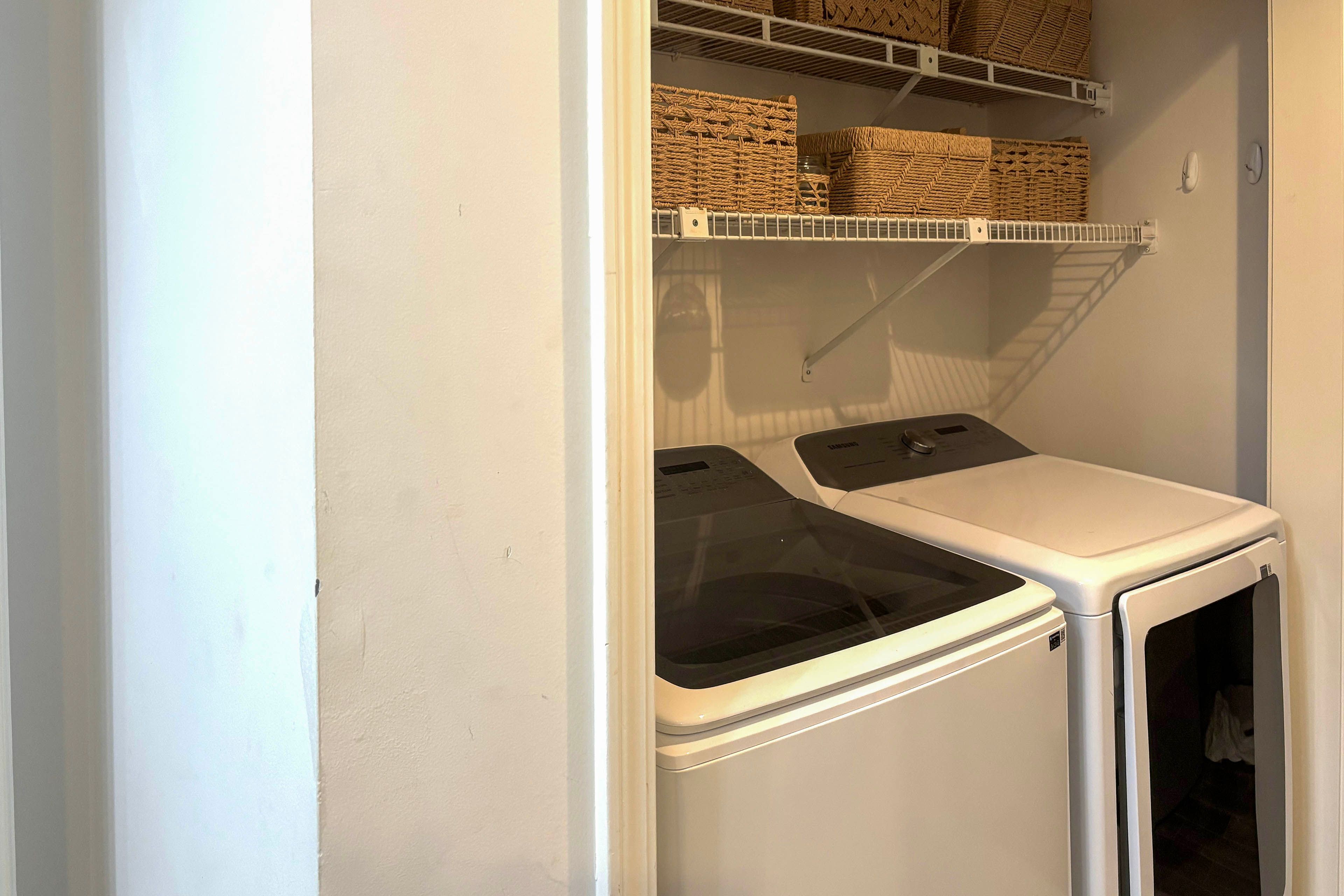 Laundry Closet | Washer & Dryer