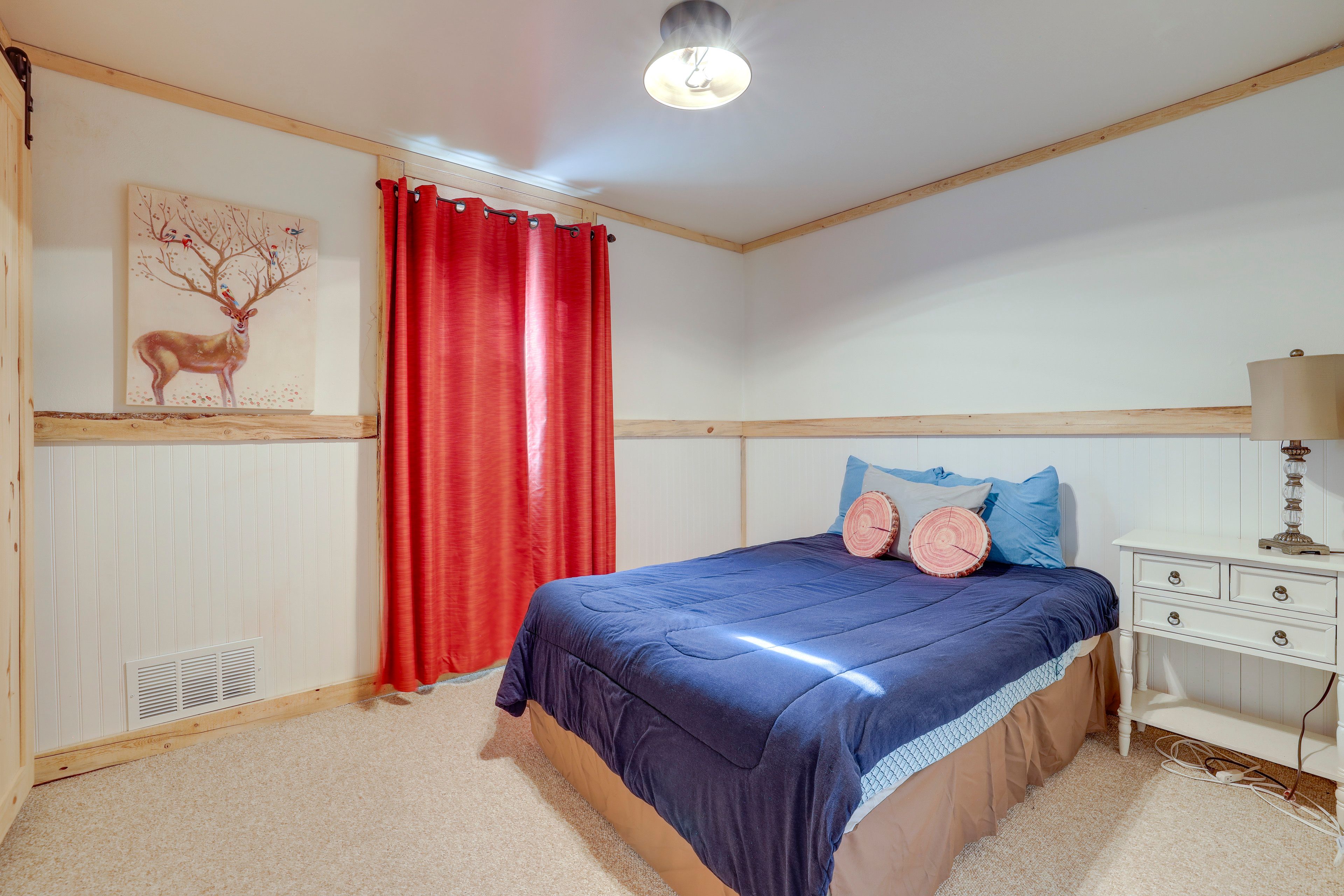 Bedroom 2 | Queen Bed
