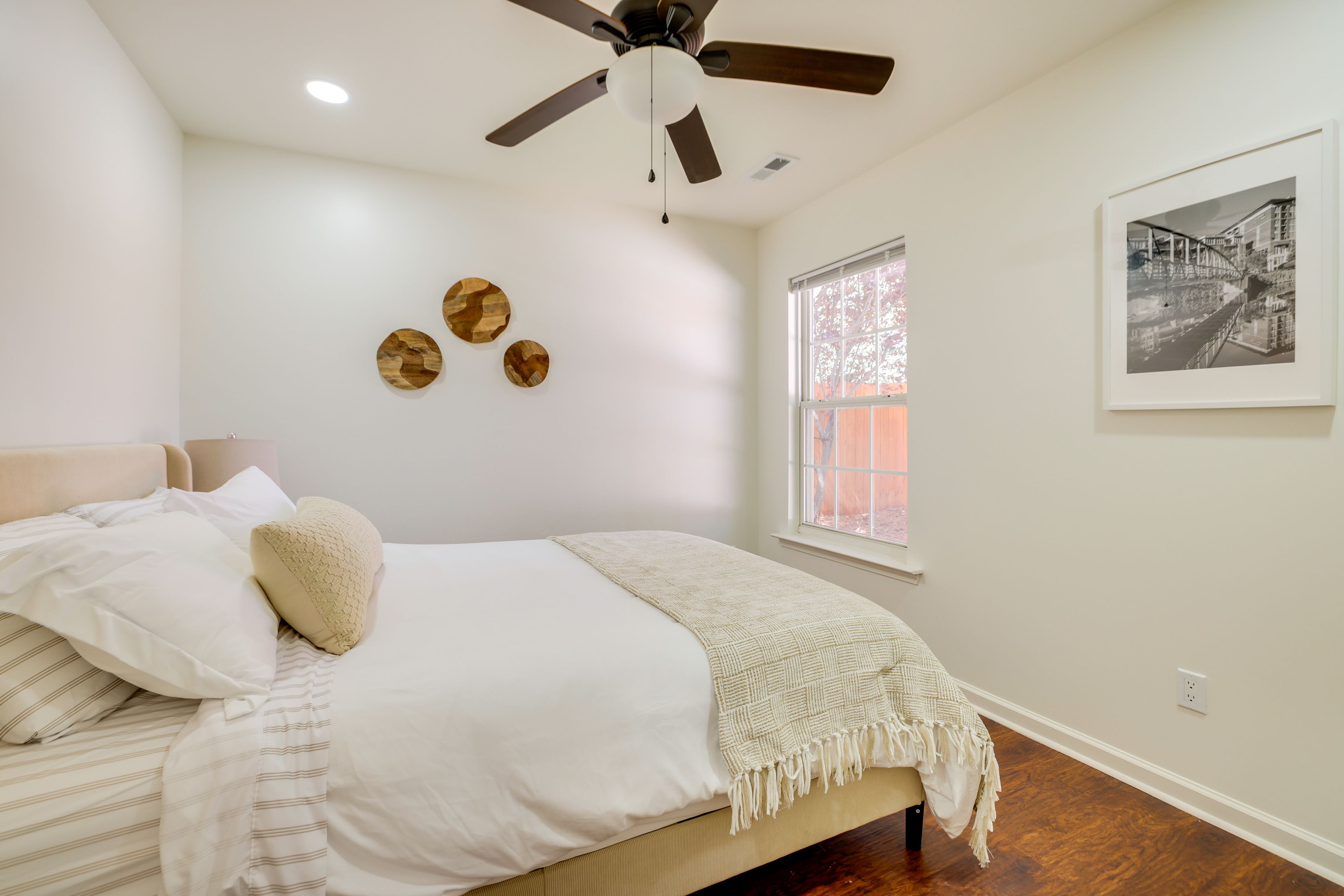 Bedroom 2 | Queen Bed