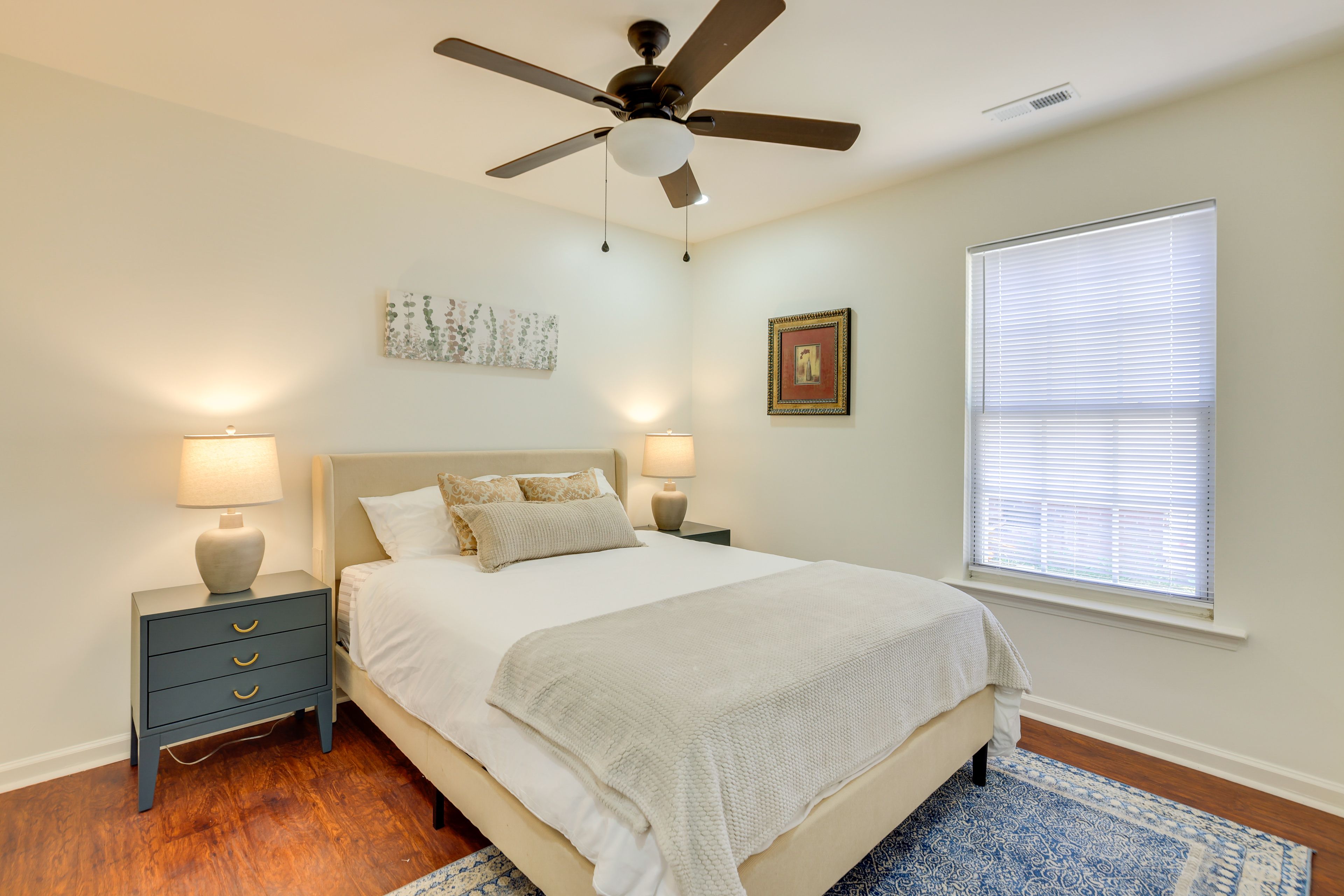 Bedroom 3 | Queen Bed