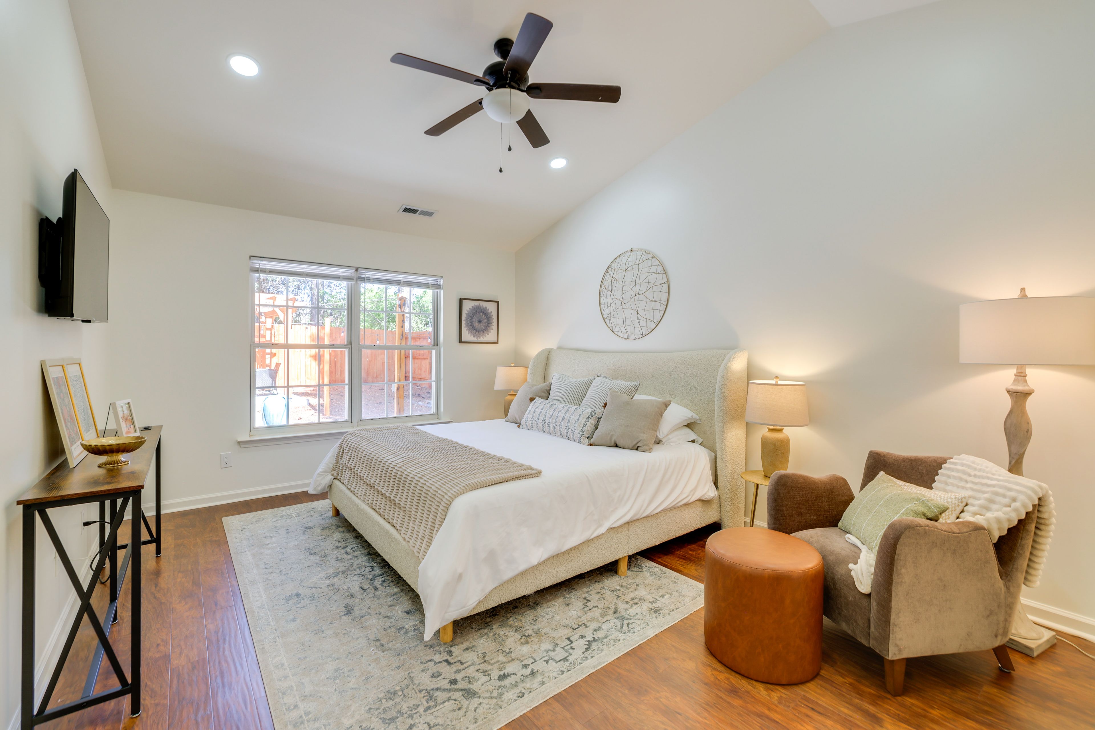 Bedroom 1 | King Bed | Linens Provided | En-Suite Bathroom