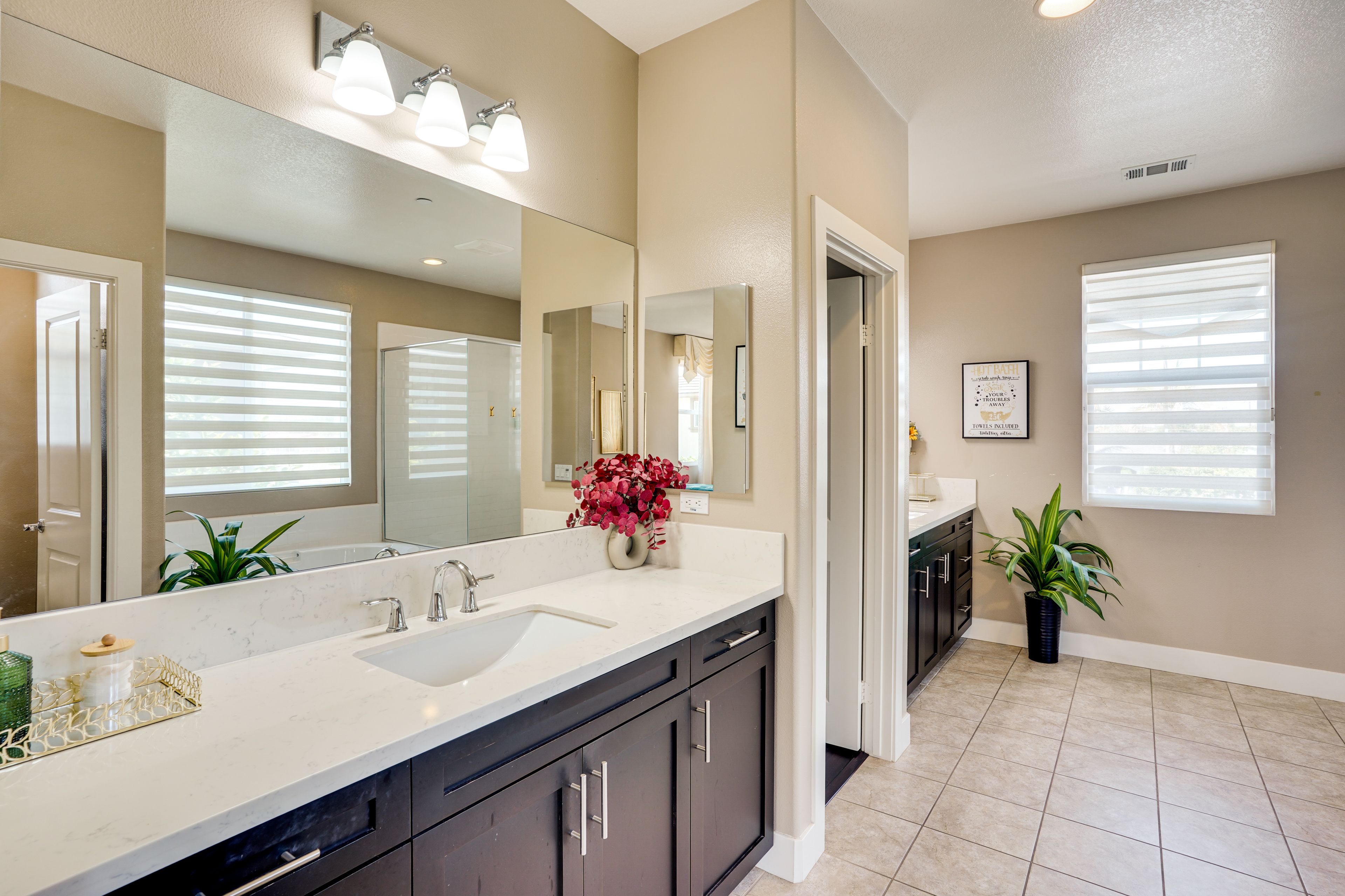 En-Suite Bathroom | 2nd Floor | Towels Provided