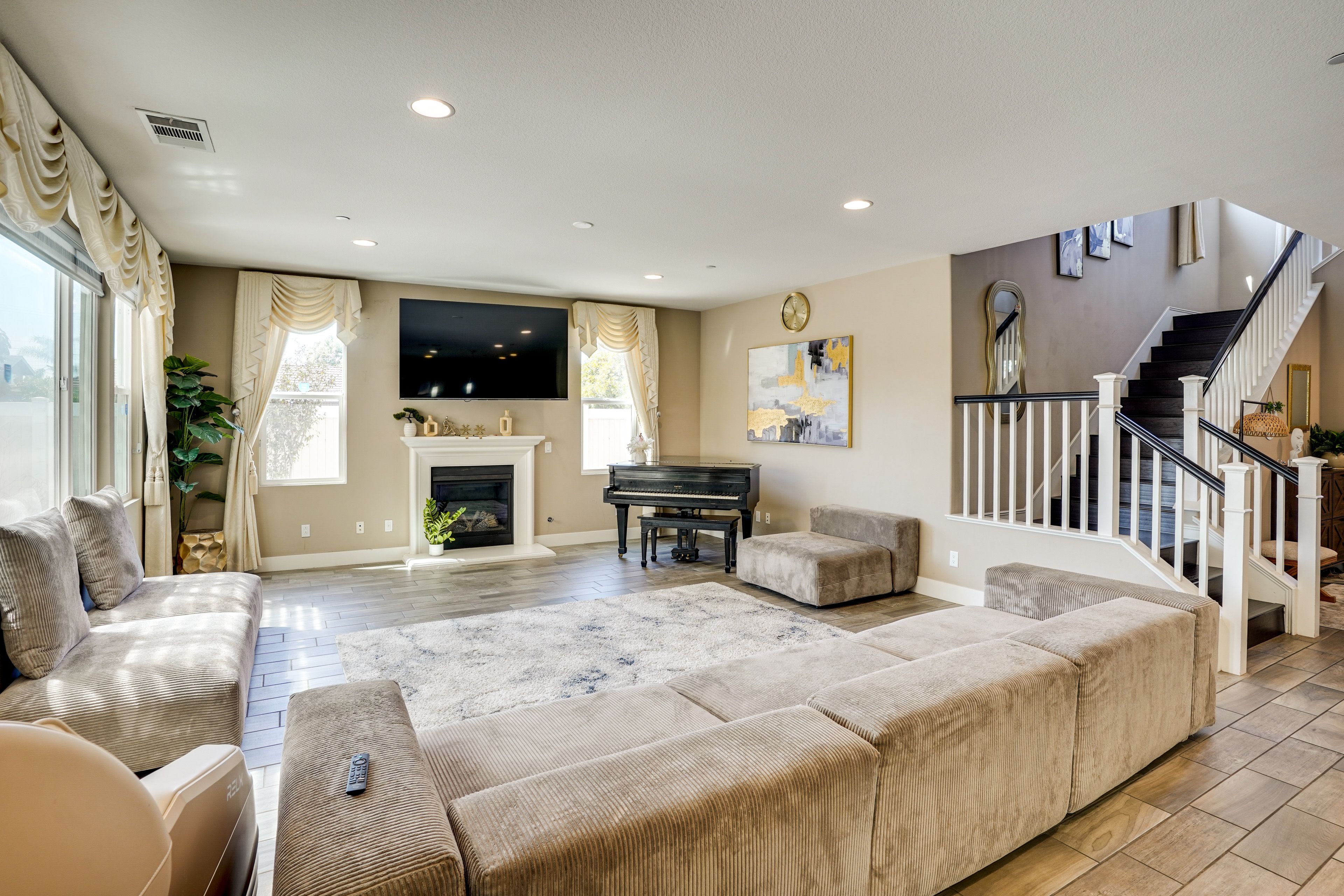 Living Room | 1st Floor | Smart TV | Free WiFi | Piano | Massage Chair