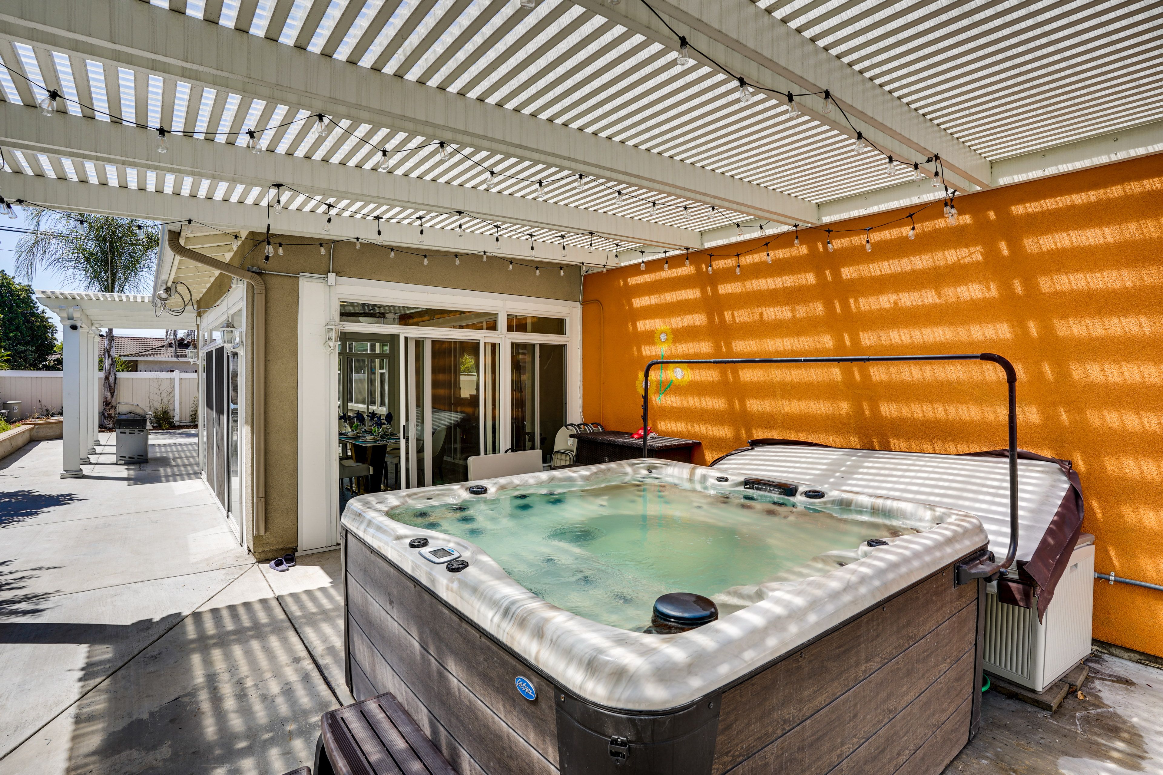 Private Hot Tub | Patio w/ Gas Grill | 7 Mi to Honda Center