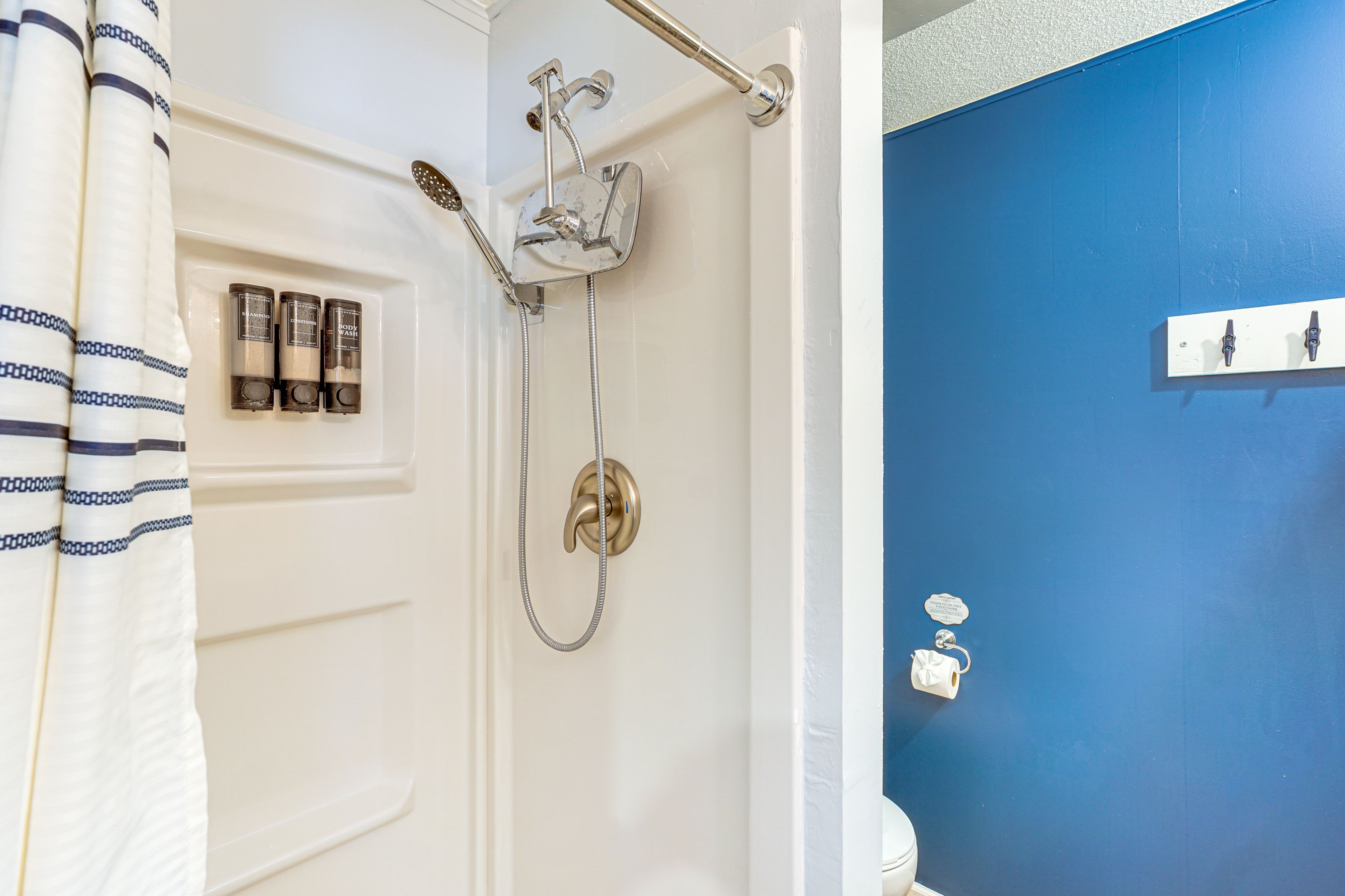 En-Suite Bathroom | Shower | Main Level