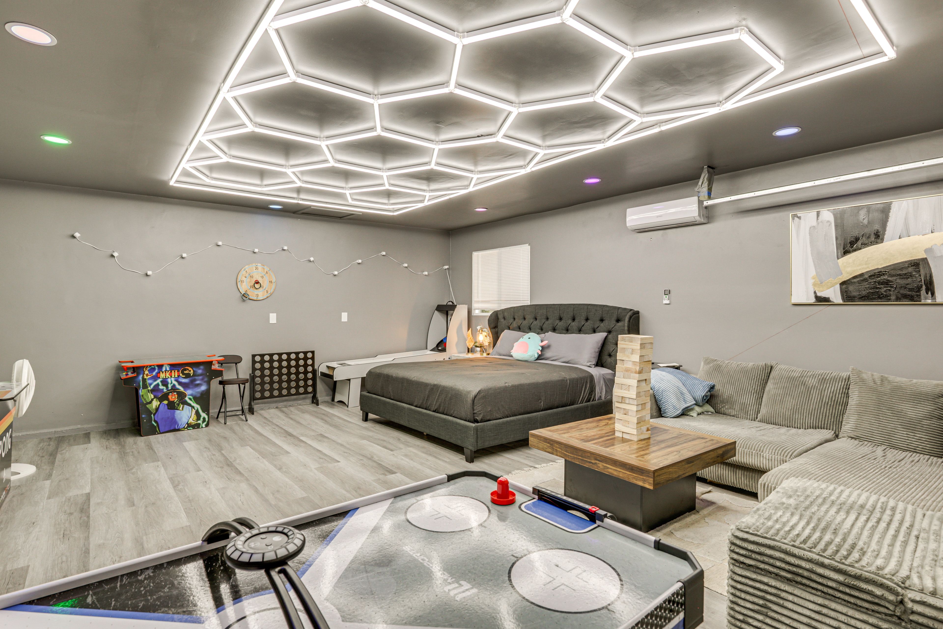 Game Room Garage | King Bed | 1st Floor
