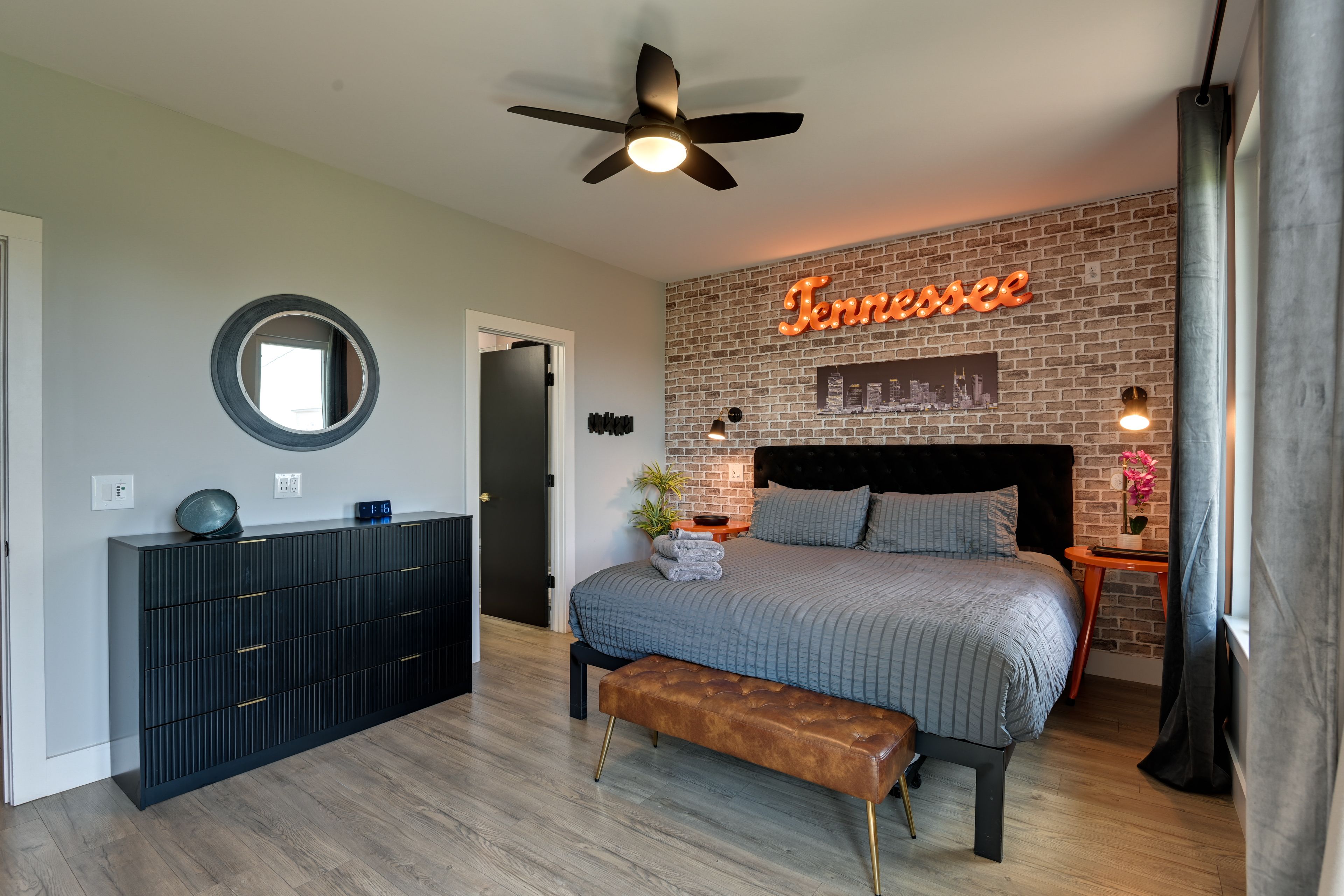 Bedroom 2 | 1st Floor | King Bed w/ Twin Trundle | Smart TV