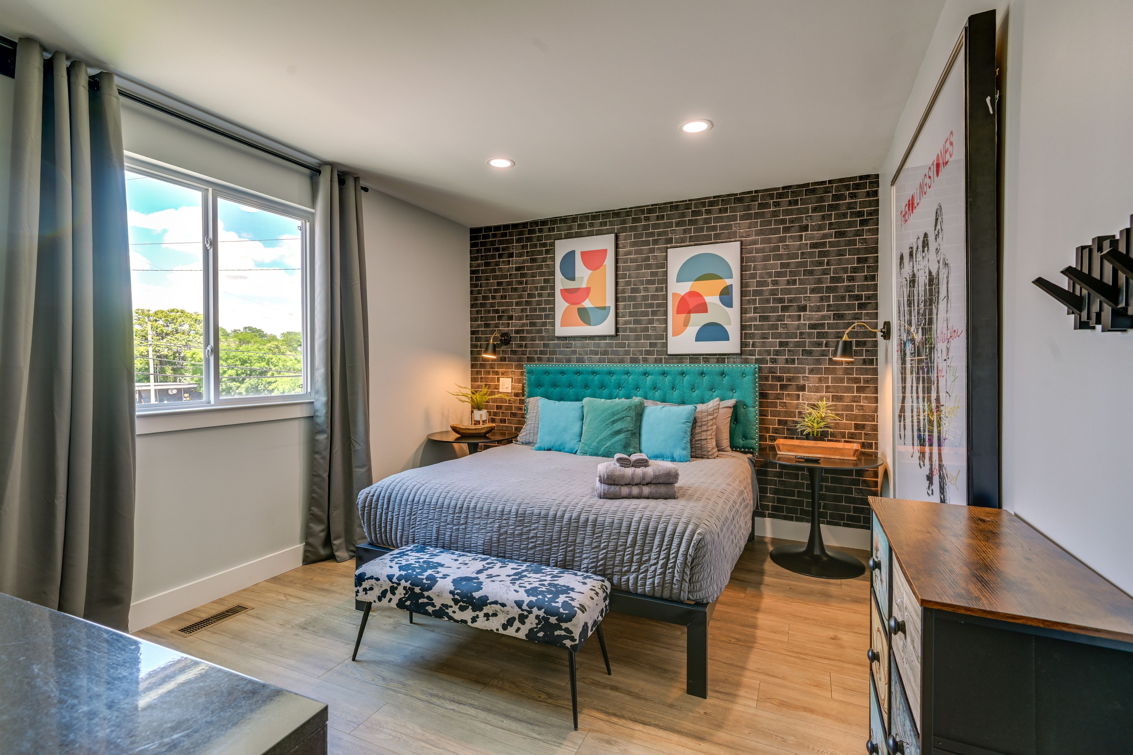 Bedroom 1 | 2nd Floor | King Bed w/ Twin Trundle | Smart TV