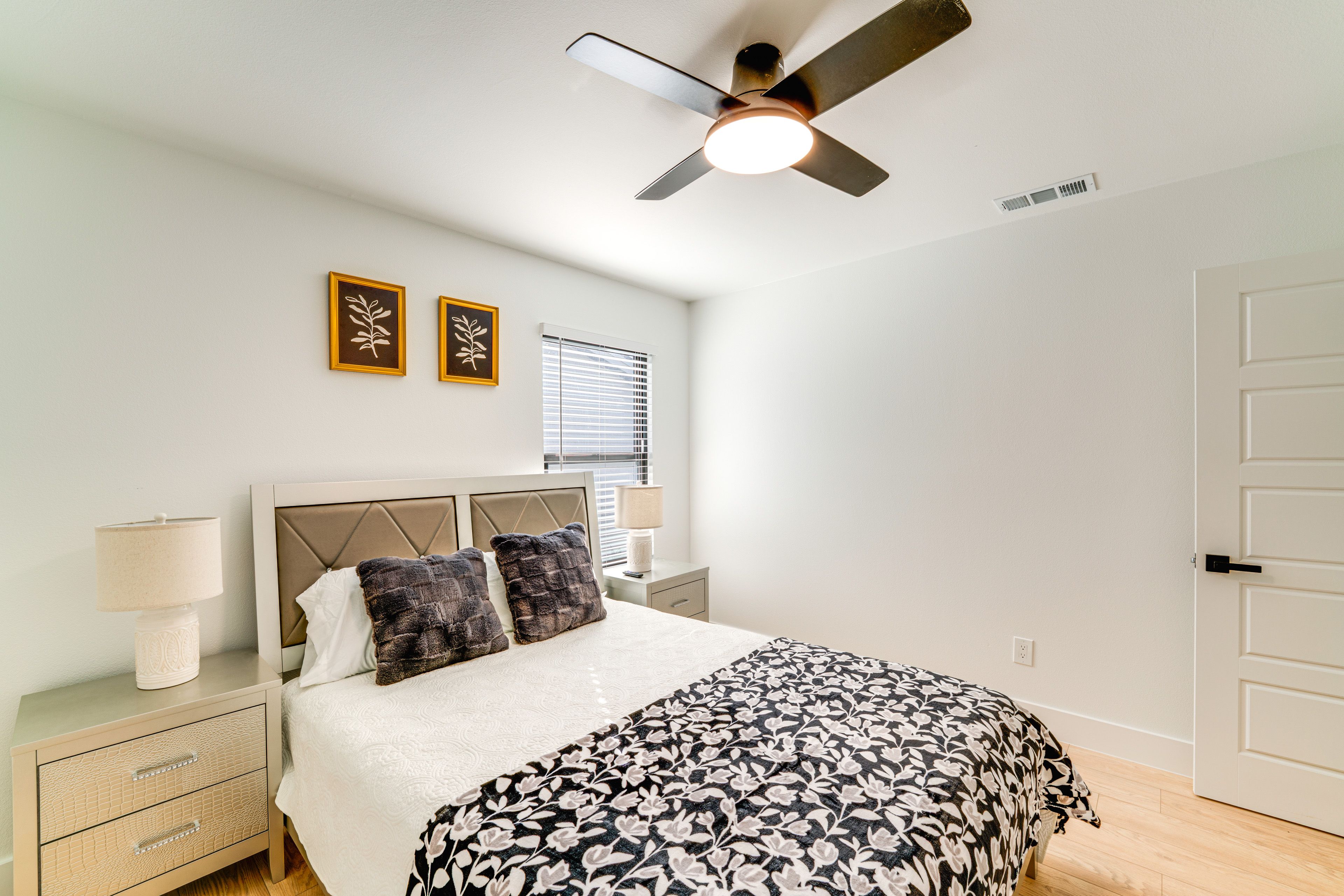 Bedroom 3 | Queen Bed