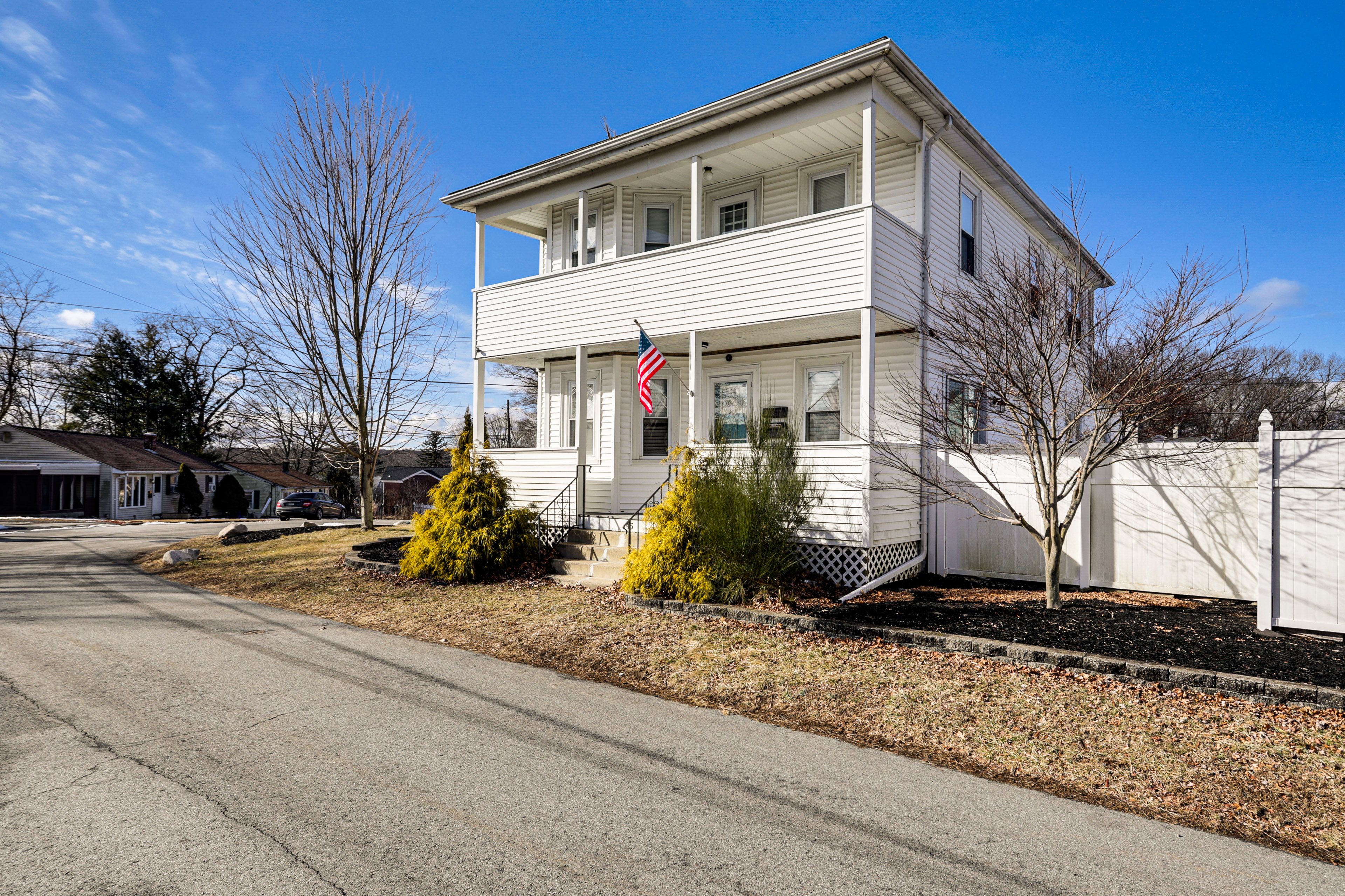 Property Exterior | Single-Story Unit | 2nd-Floor Apartment