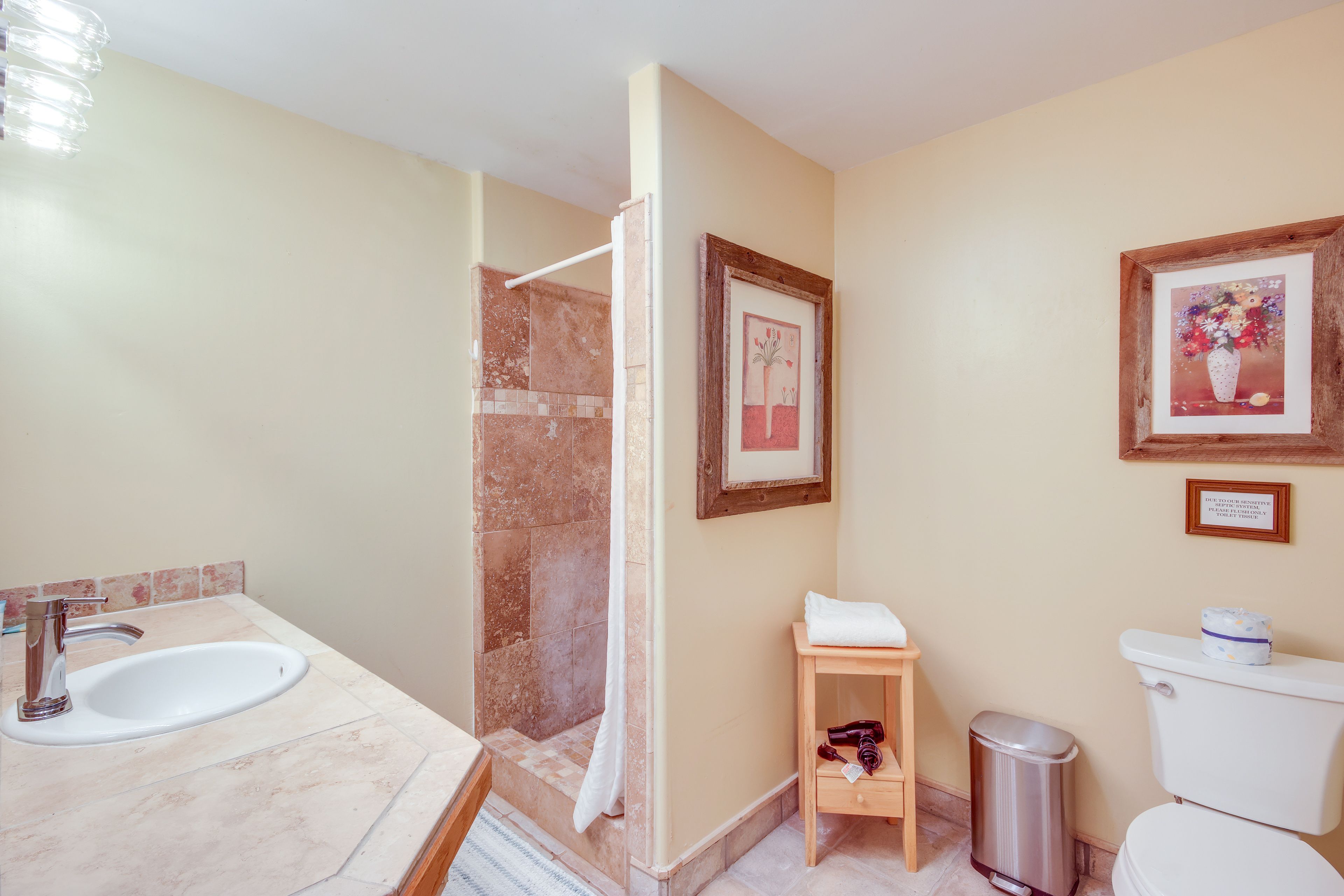 En-Suite Bathroom | Complimentary Toiletries | Hair Dryer