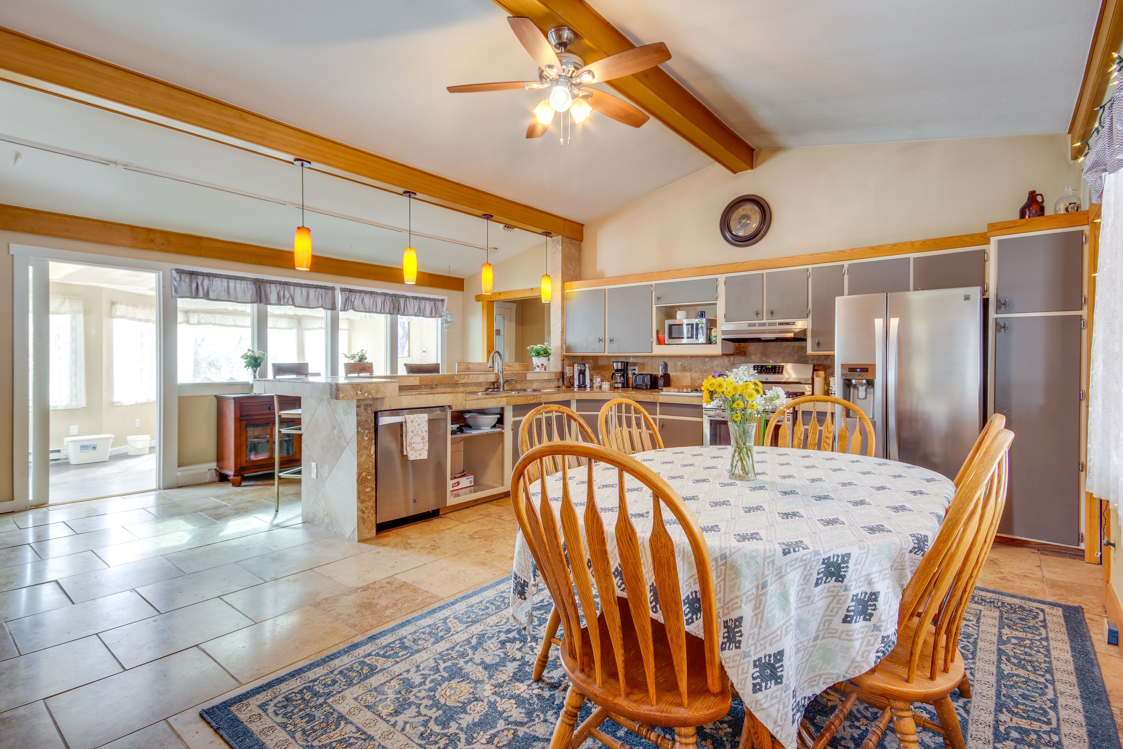 Additional Dining Area