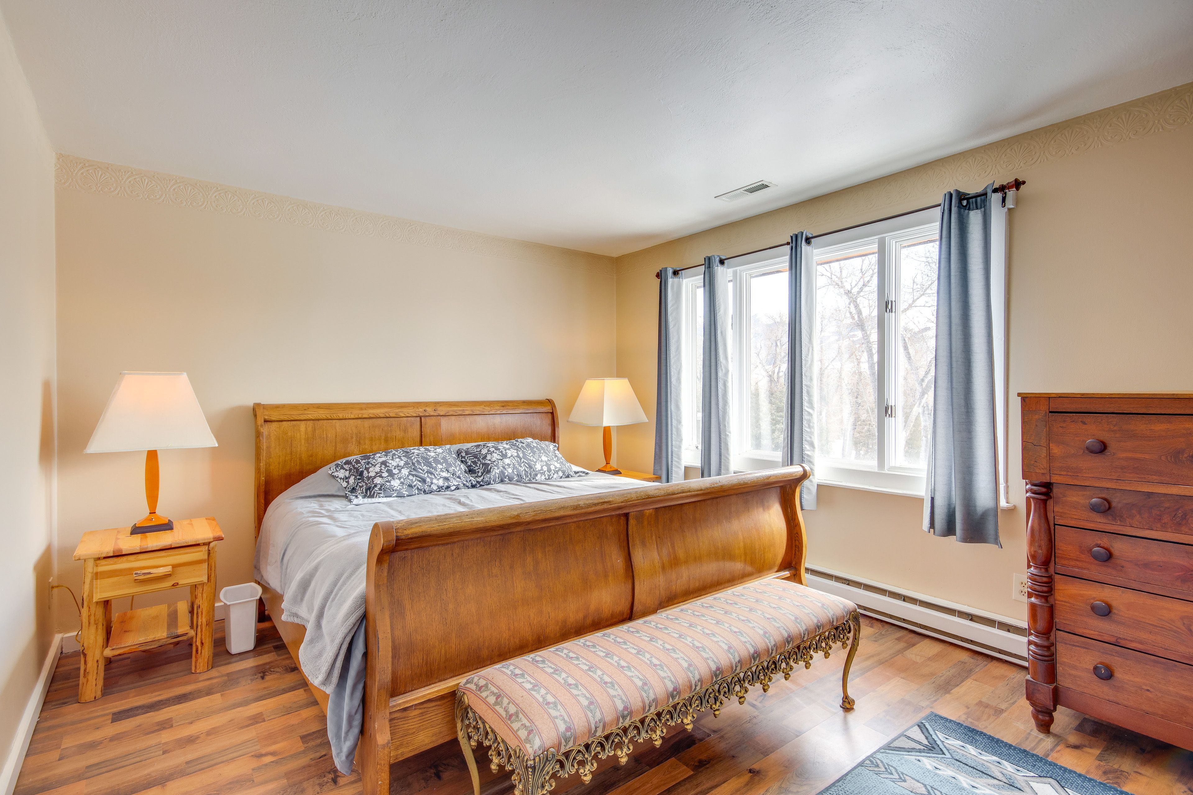 Bedroom 1 | King Bed | Linens Provided