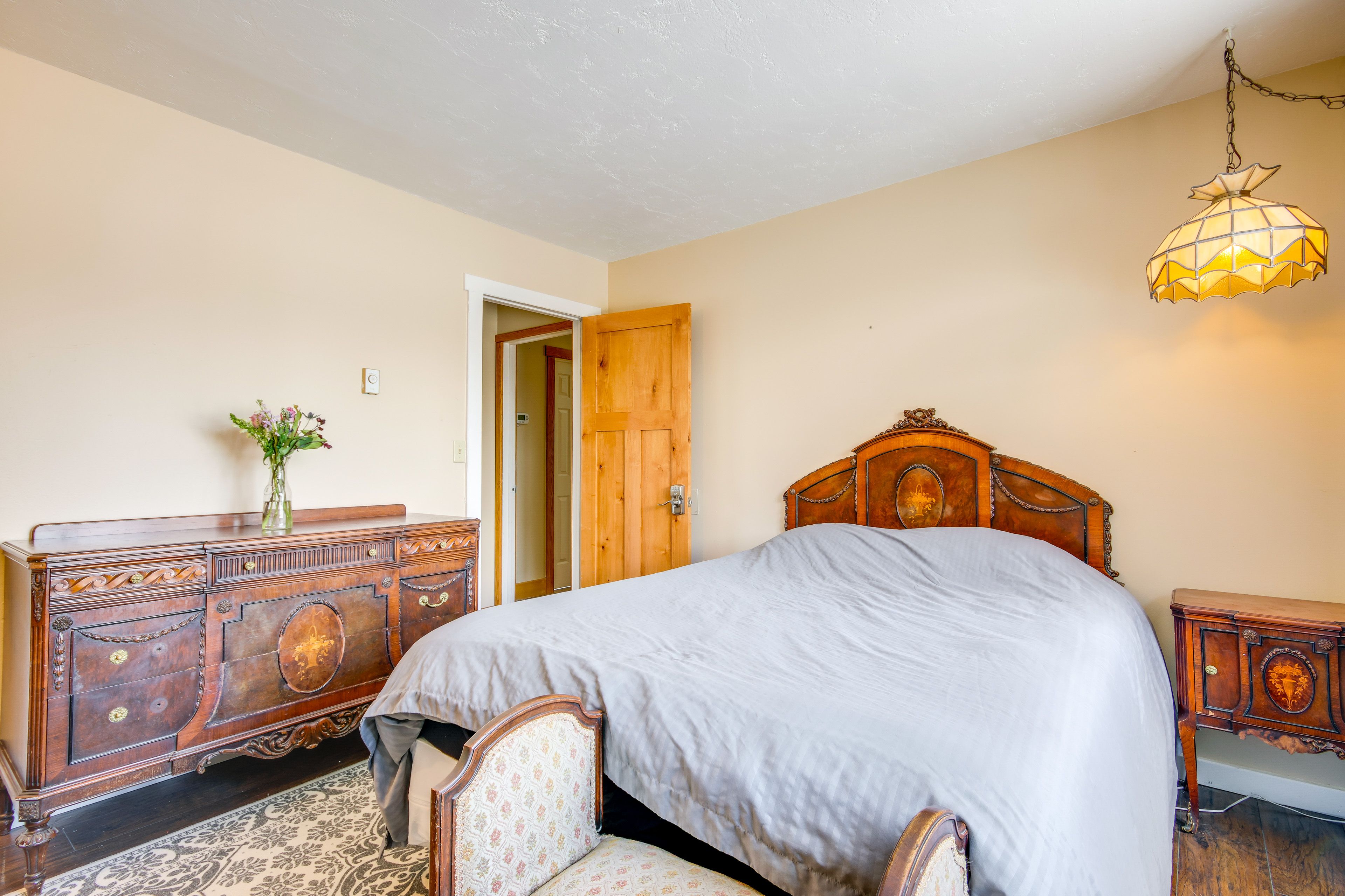 Bedroom 2 | Queen Bed