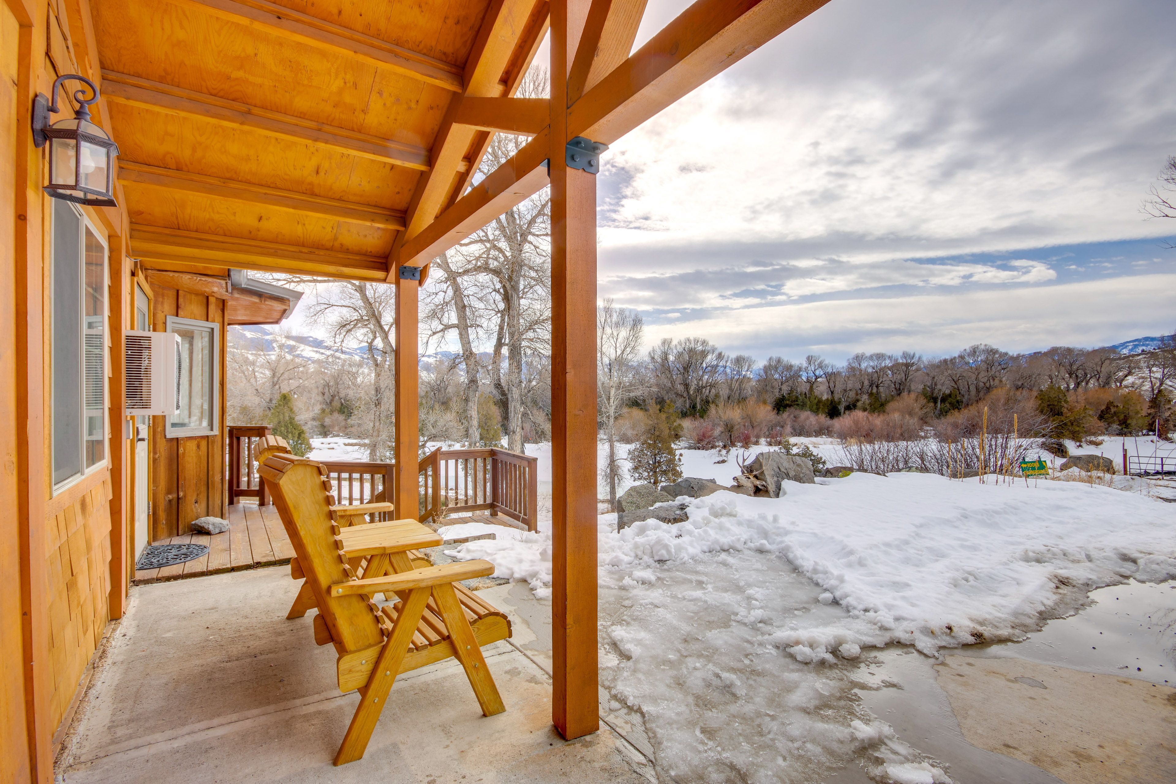 Furnished Porch | Main Entrance
