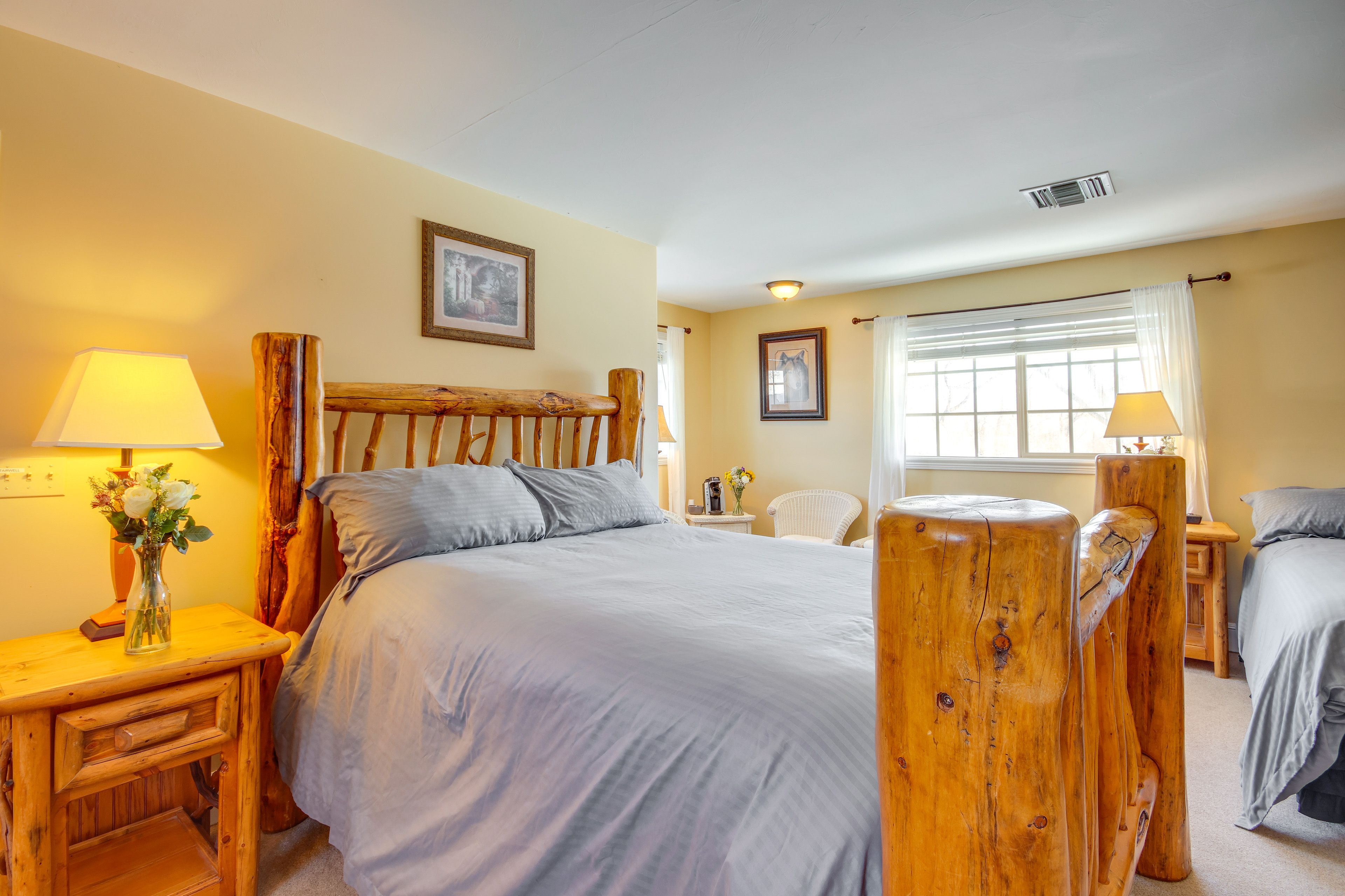 Bedroom 2 | 2 Queen Beds | Smart TV