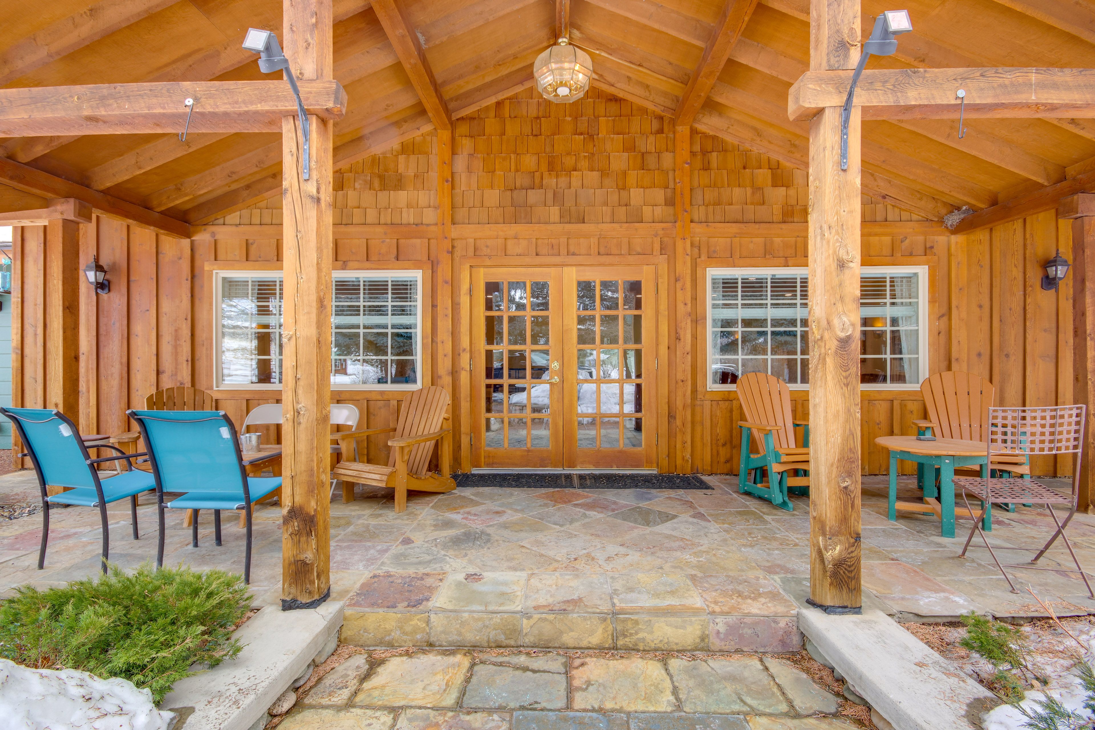 Furnished Porch