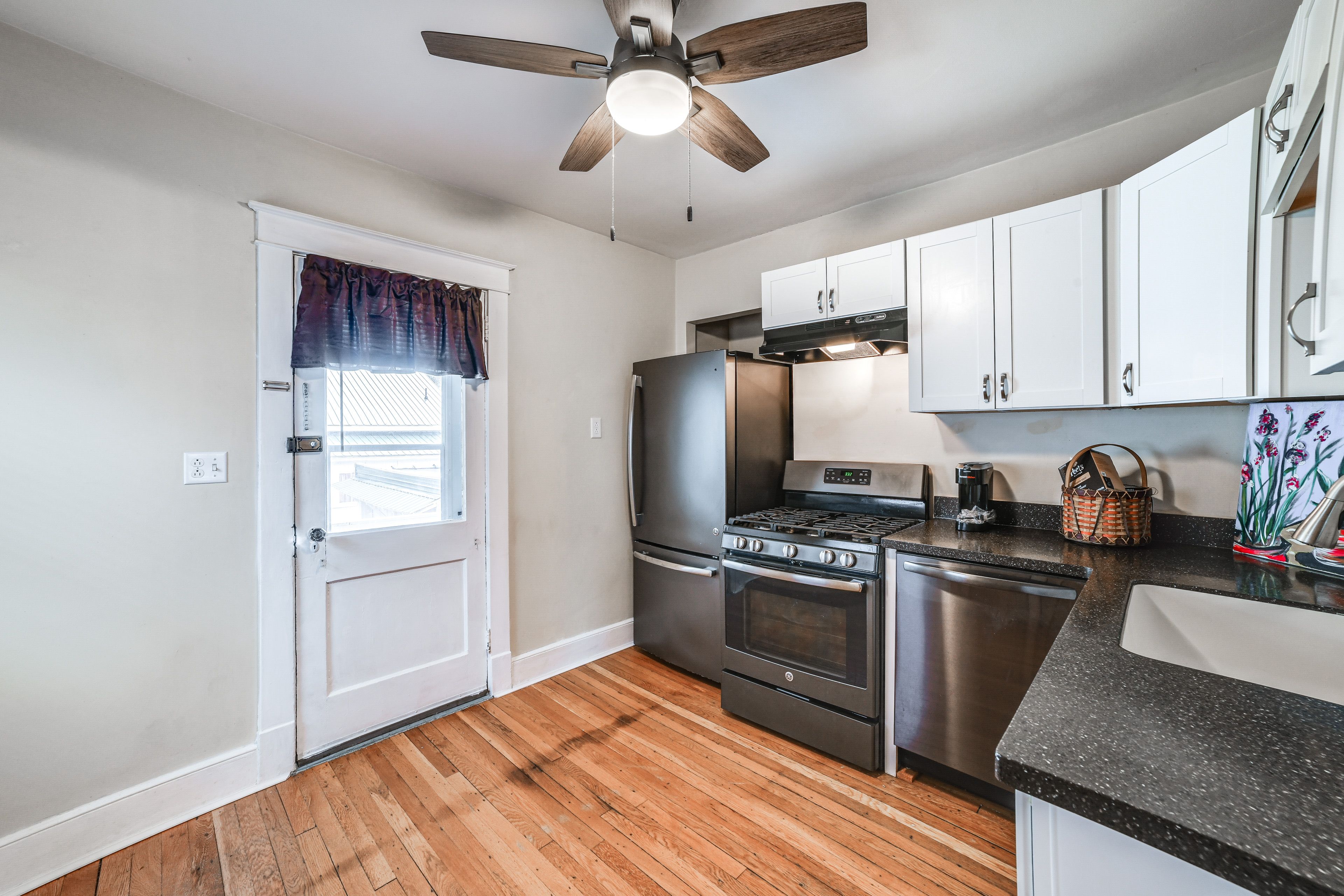 Kitchen | Trash Bags/Paper Towels