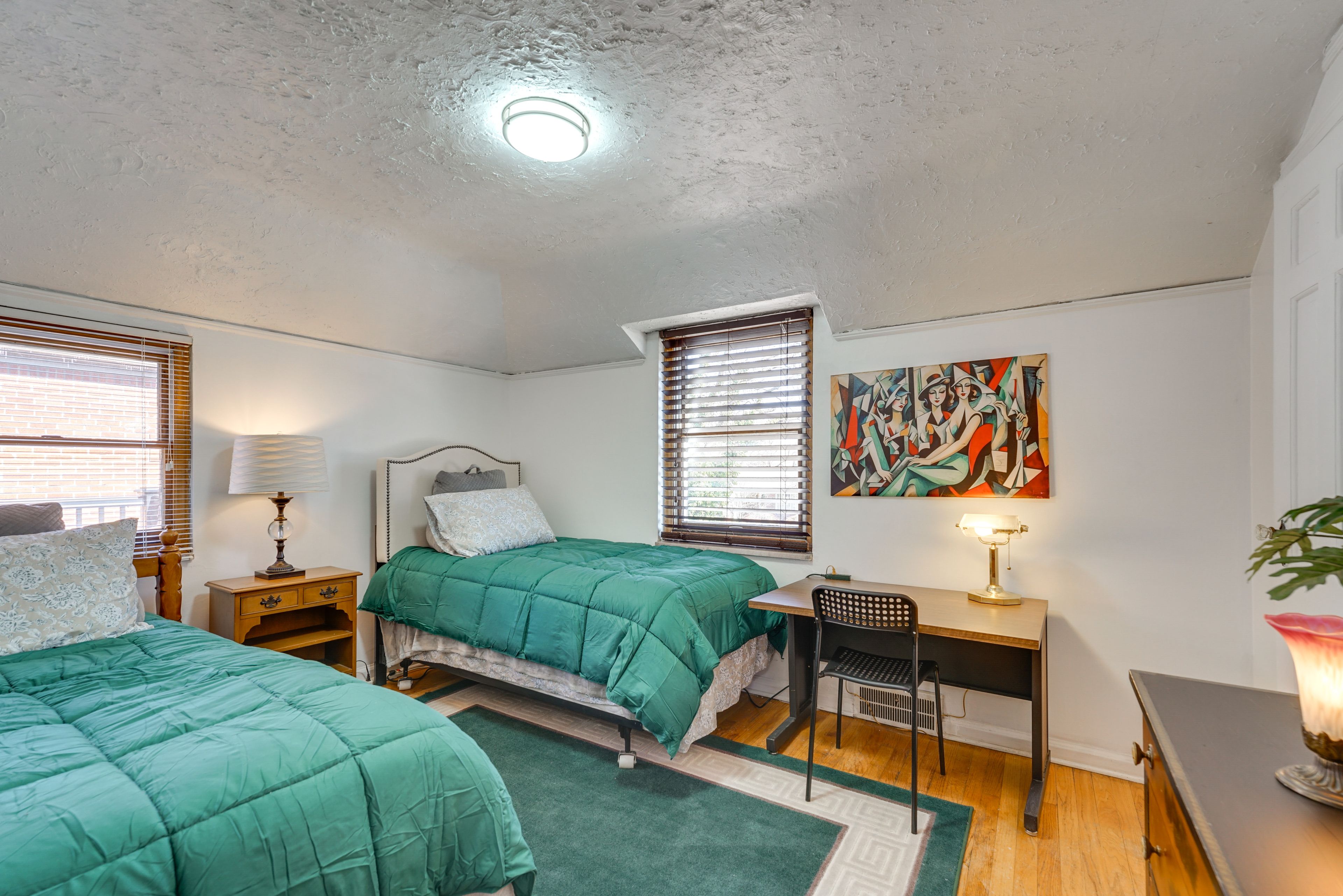 Bedroom 2 | 2 Twin Beds | Workstation | Upper Level