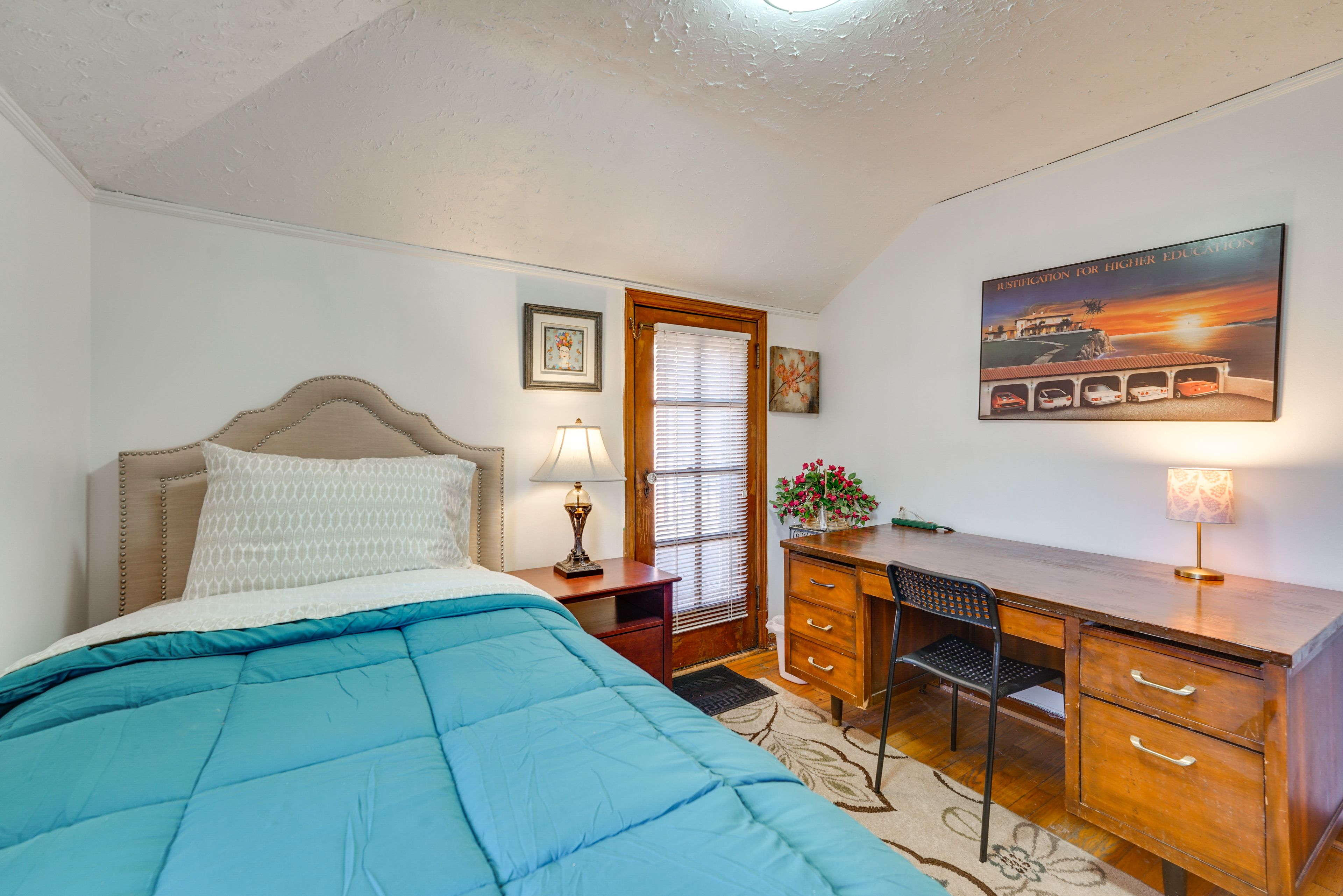 Bedroom 3 | Twin Bed | Workstation | Upper Level